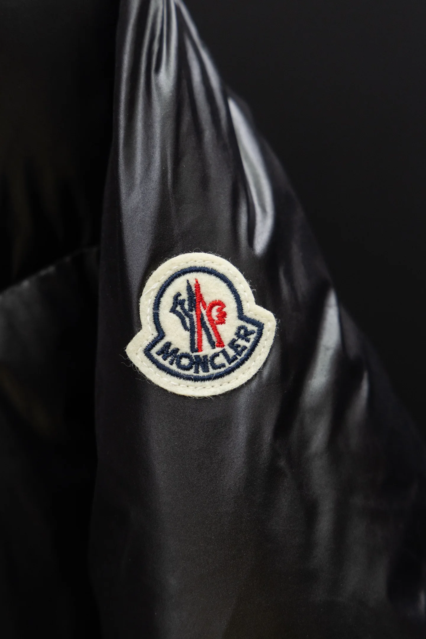 Women's Jackets And Down Jackets MONCLER 18507206