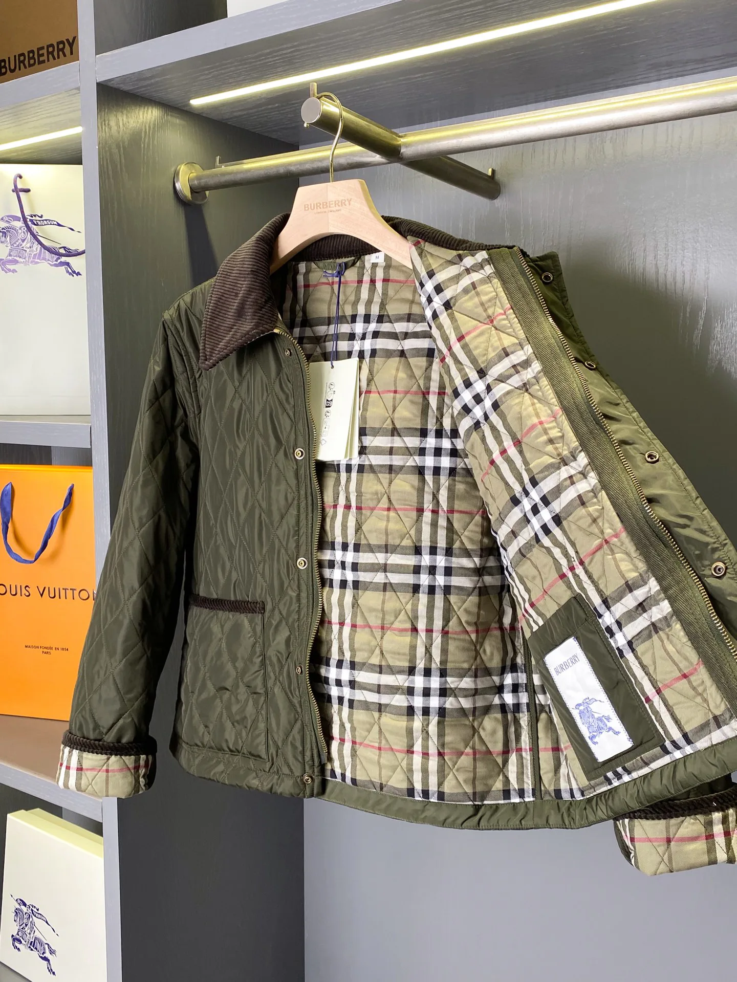 Women's Jackets And Down Jackets BURBERRY 18513002