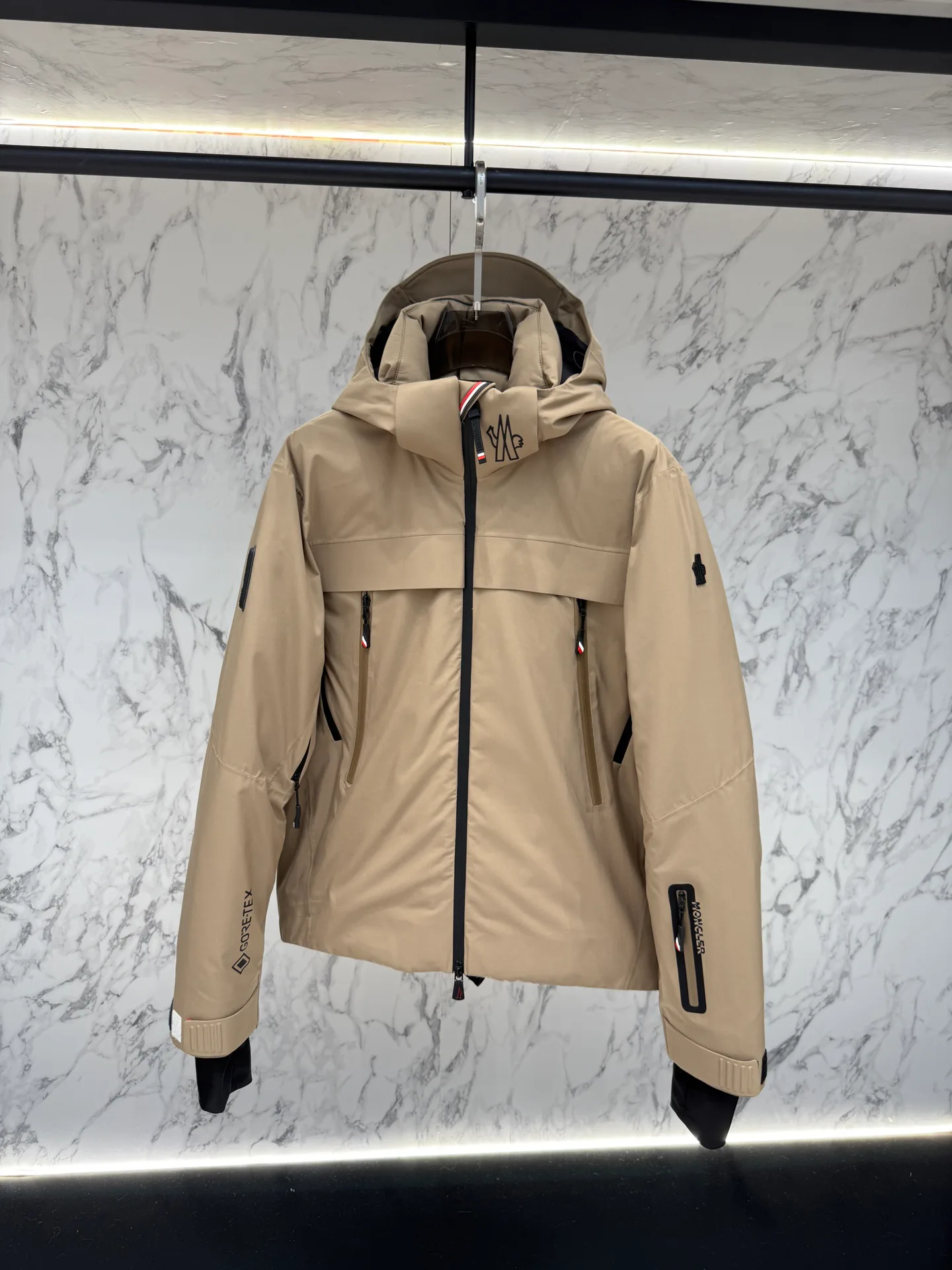 Men's Jackets And Down Jackets MONCLER 18279257