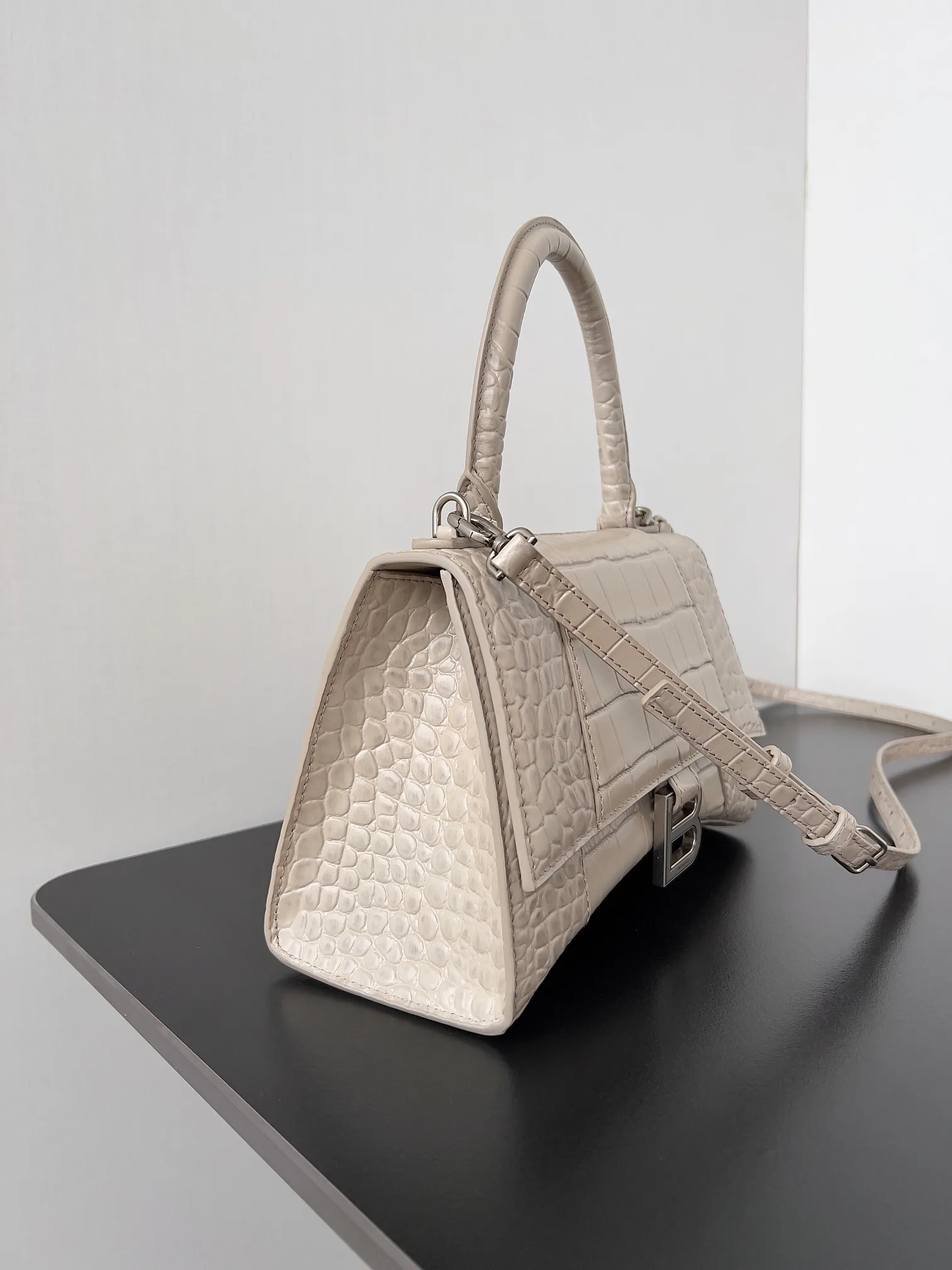 Классические Сумки Женские Balenciaga 18619535