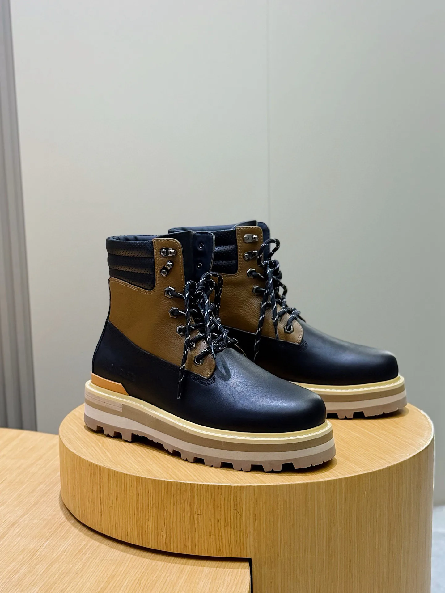 Men's Ankle Boots MONCLER 19548937