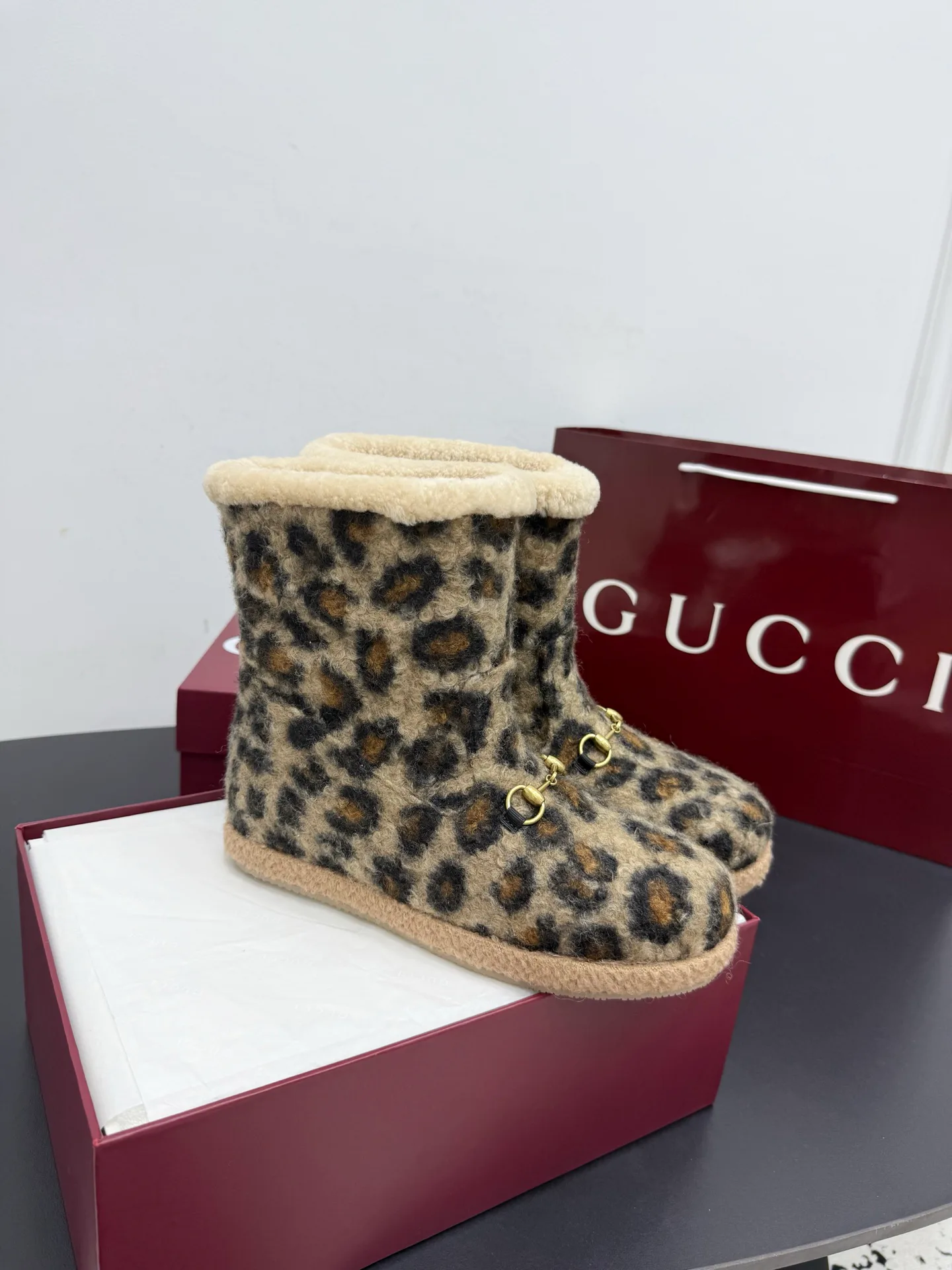Women's Ugg Boots GUCCI 18393465