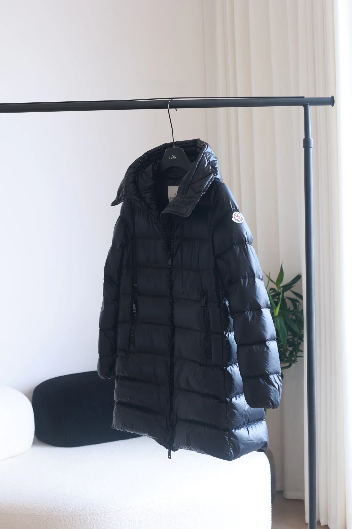 Women's Jackets And Down Jackets MONCLER 18184498