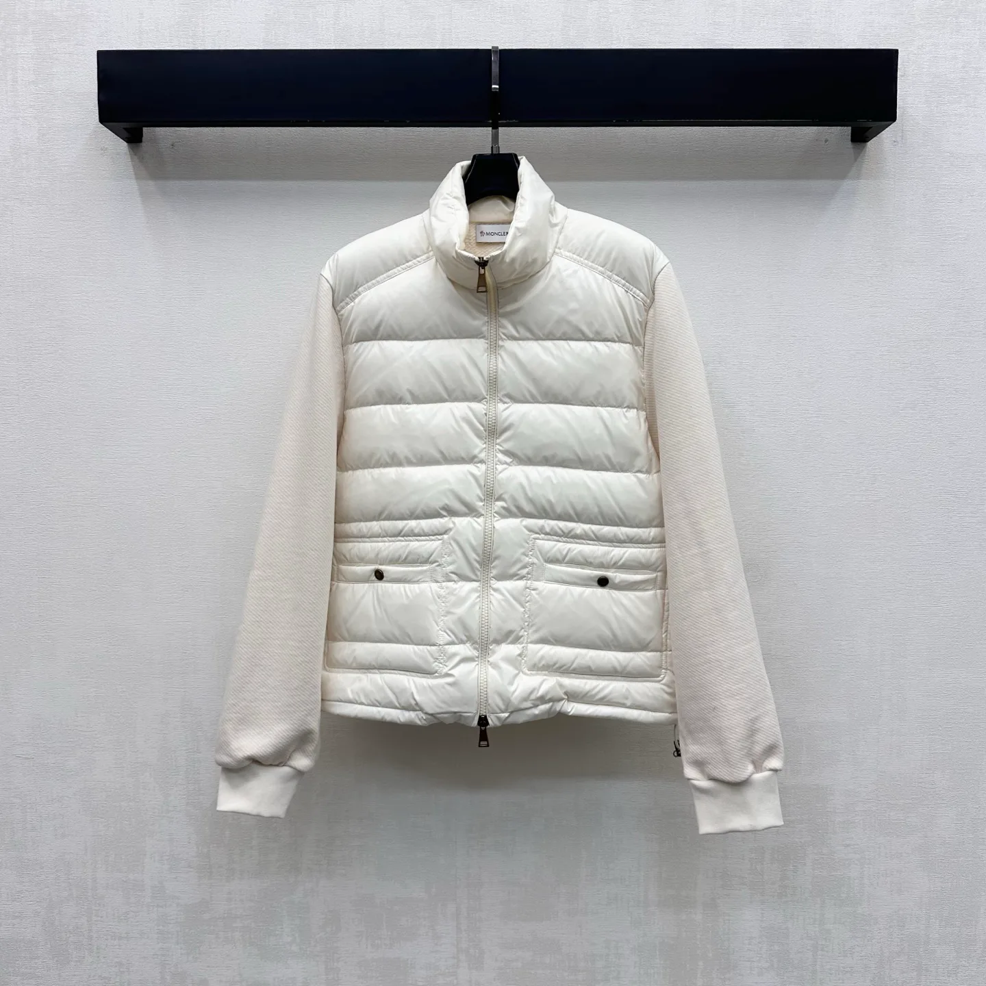 Women's Jackets And Down Jackets MONCLER 18141497