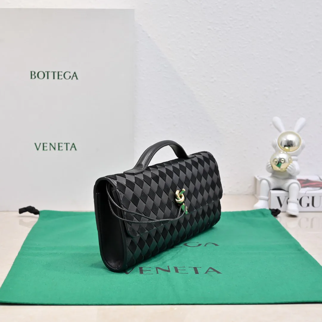 Women's Clutches BOTTEGA VENETA 18004860
