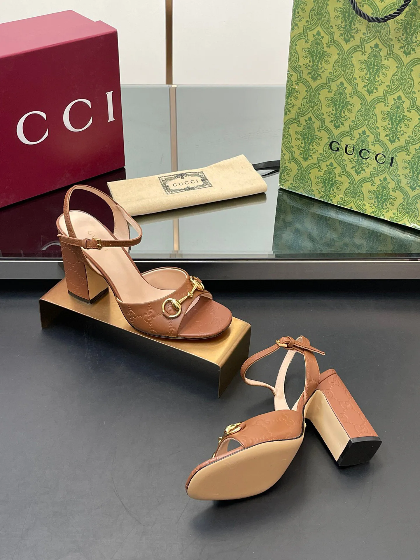 Women's Open-Toe Sandals GUCCI 17614708