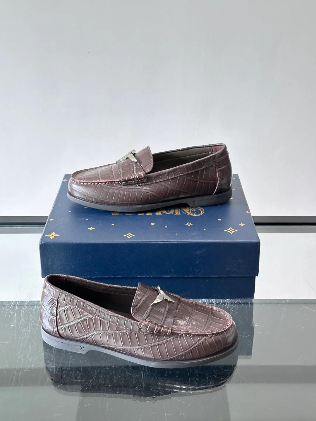 Men's Loafers And Dress Shoes LOUIS VUITTON 18118564