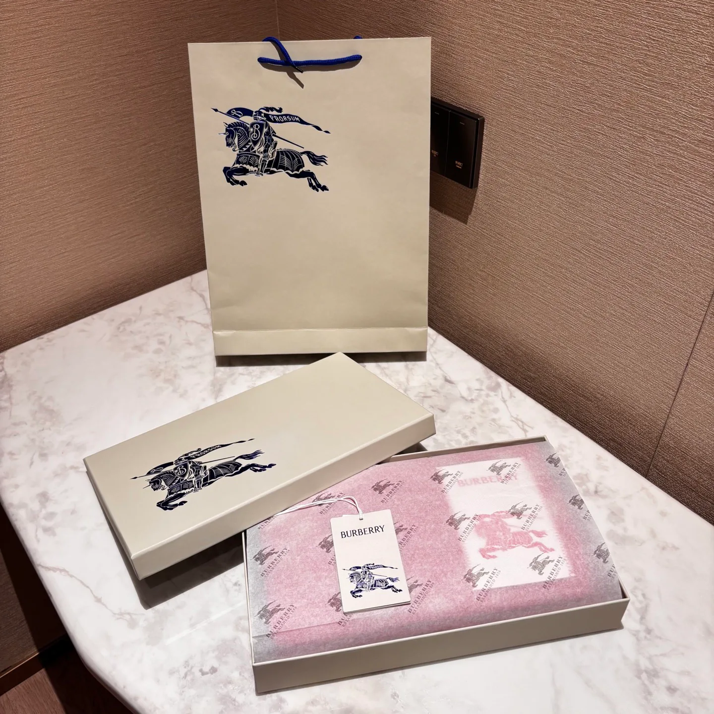 Scarves BURBERRY 18507381