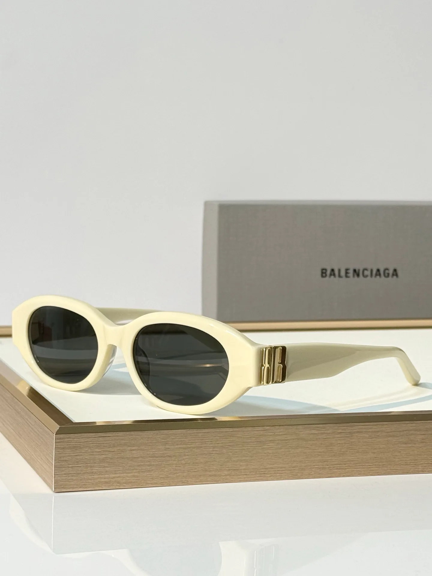 Очки Balenciaga 18602811