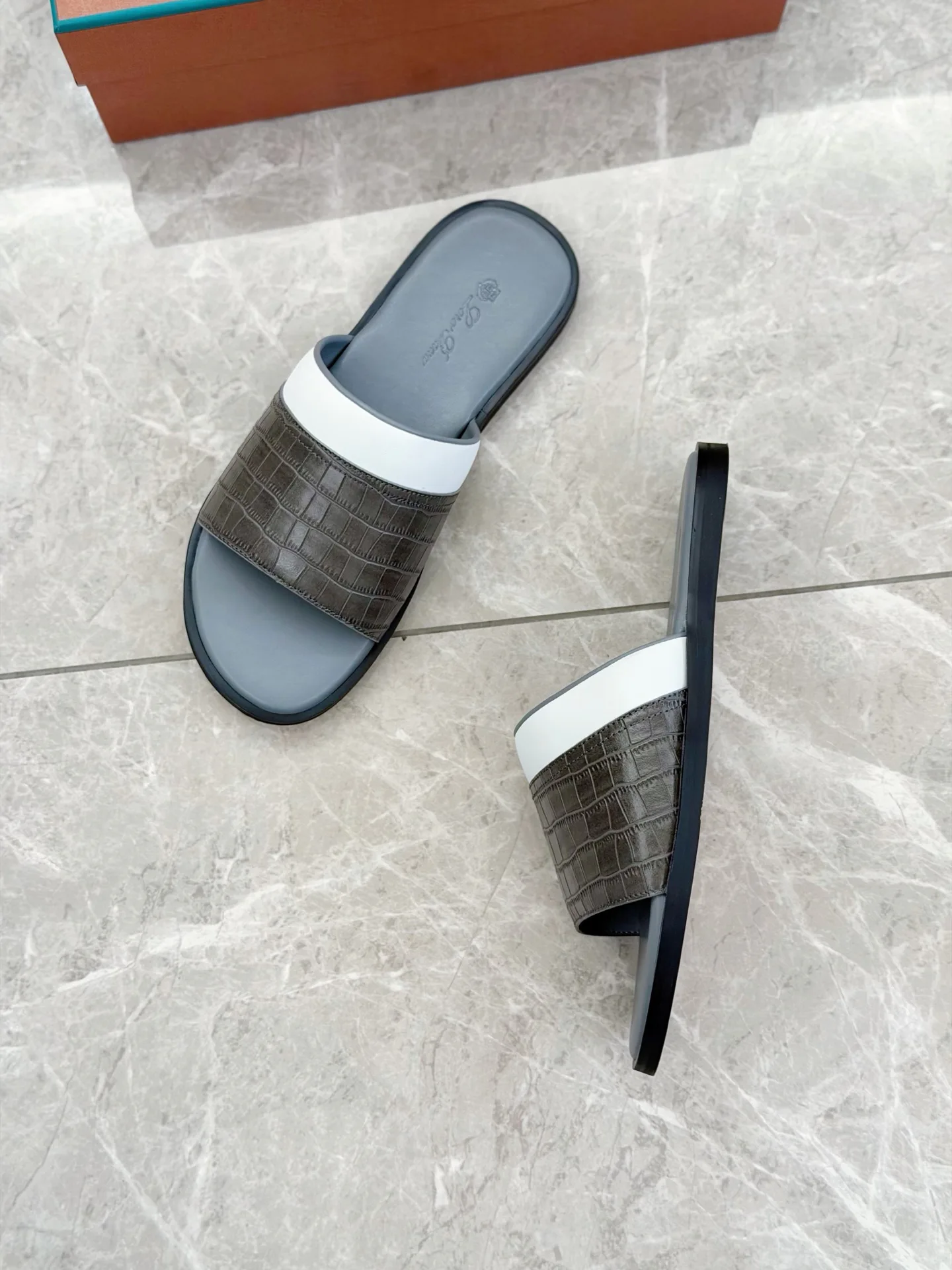 Men's Flip-Flops LORO PIANA 17988636