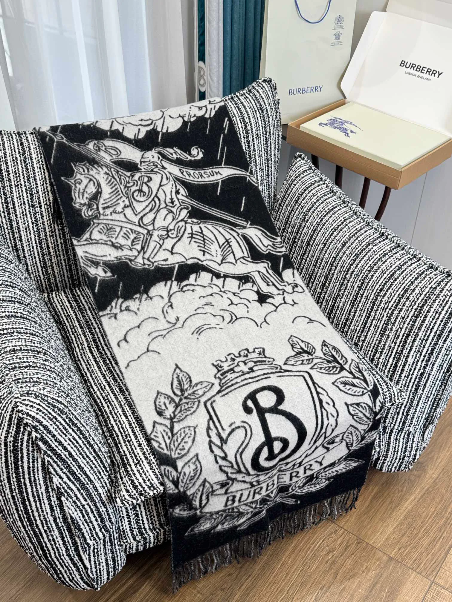 Scarves BURBERRY 18287428