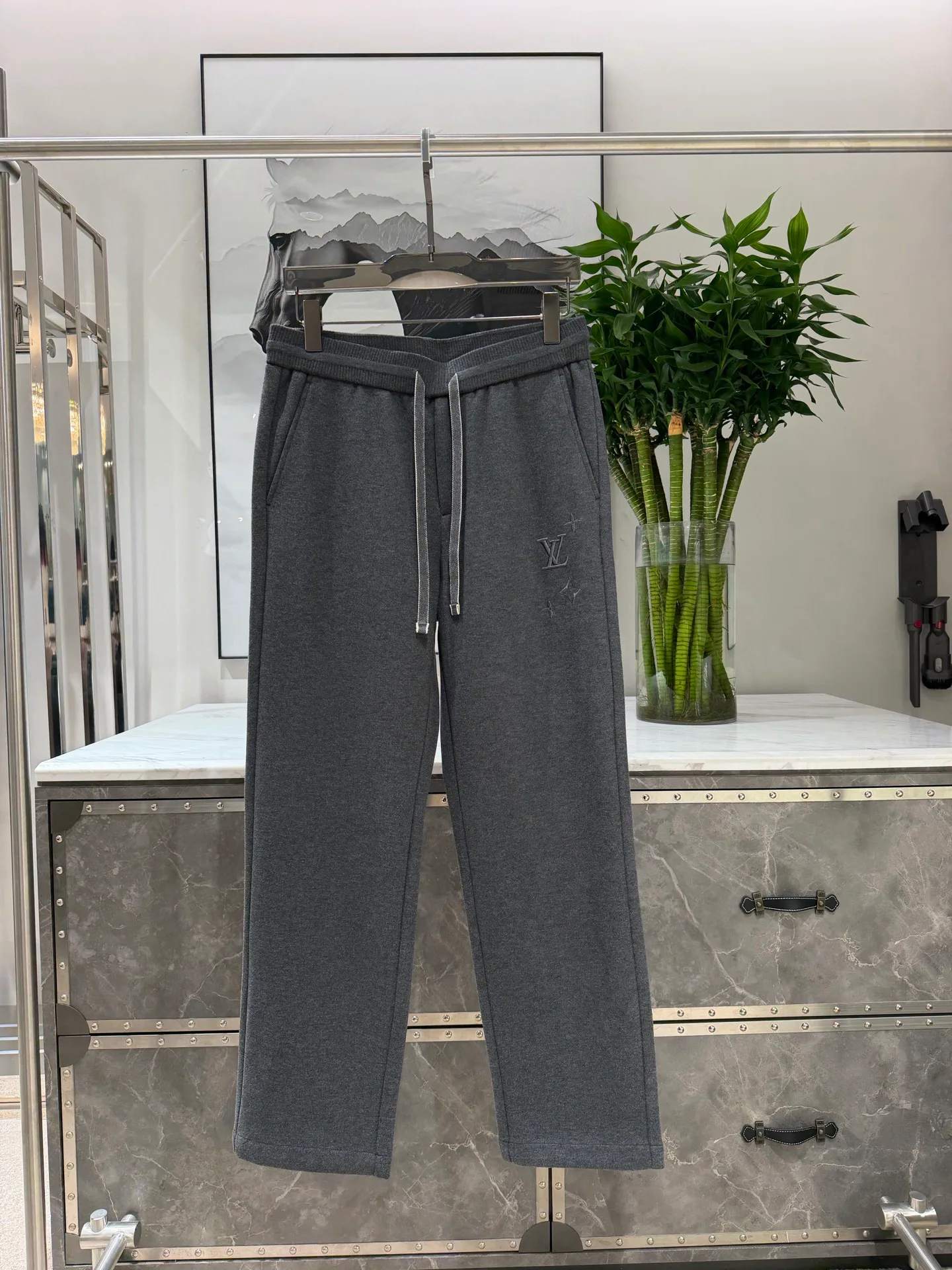 Men's Trousers LOUIS VUITTON 17952565