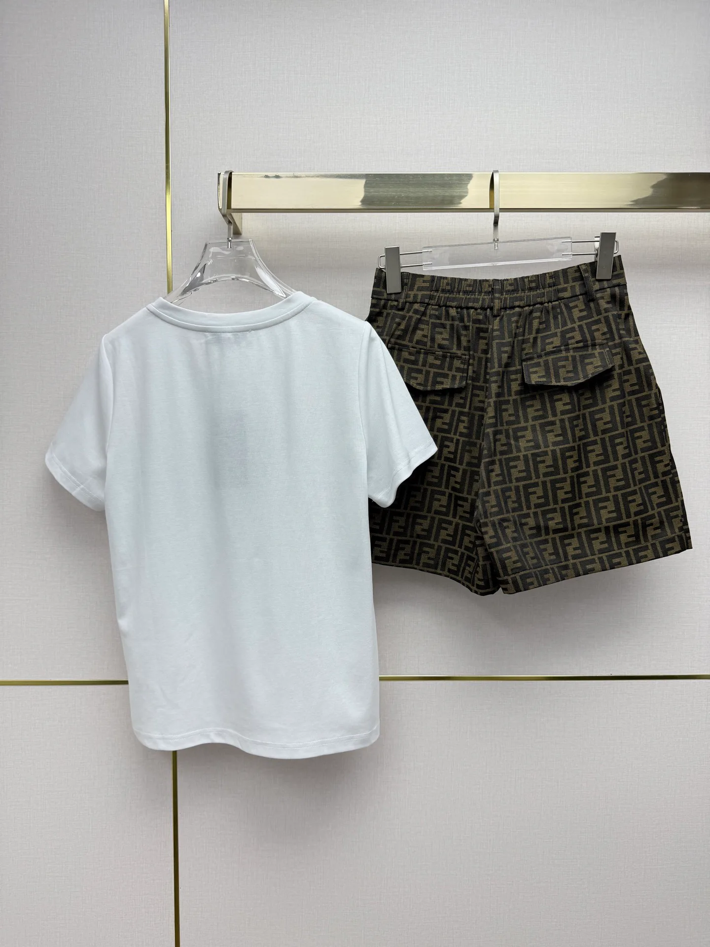 Women's T-Shirts FENDI 17361111
