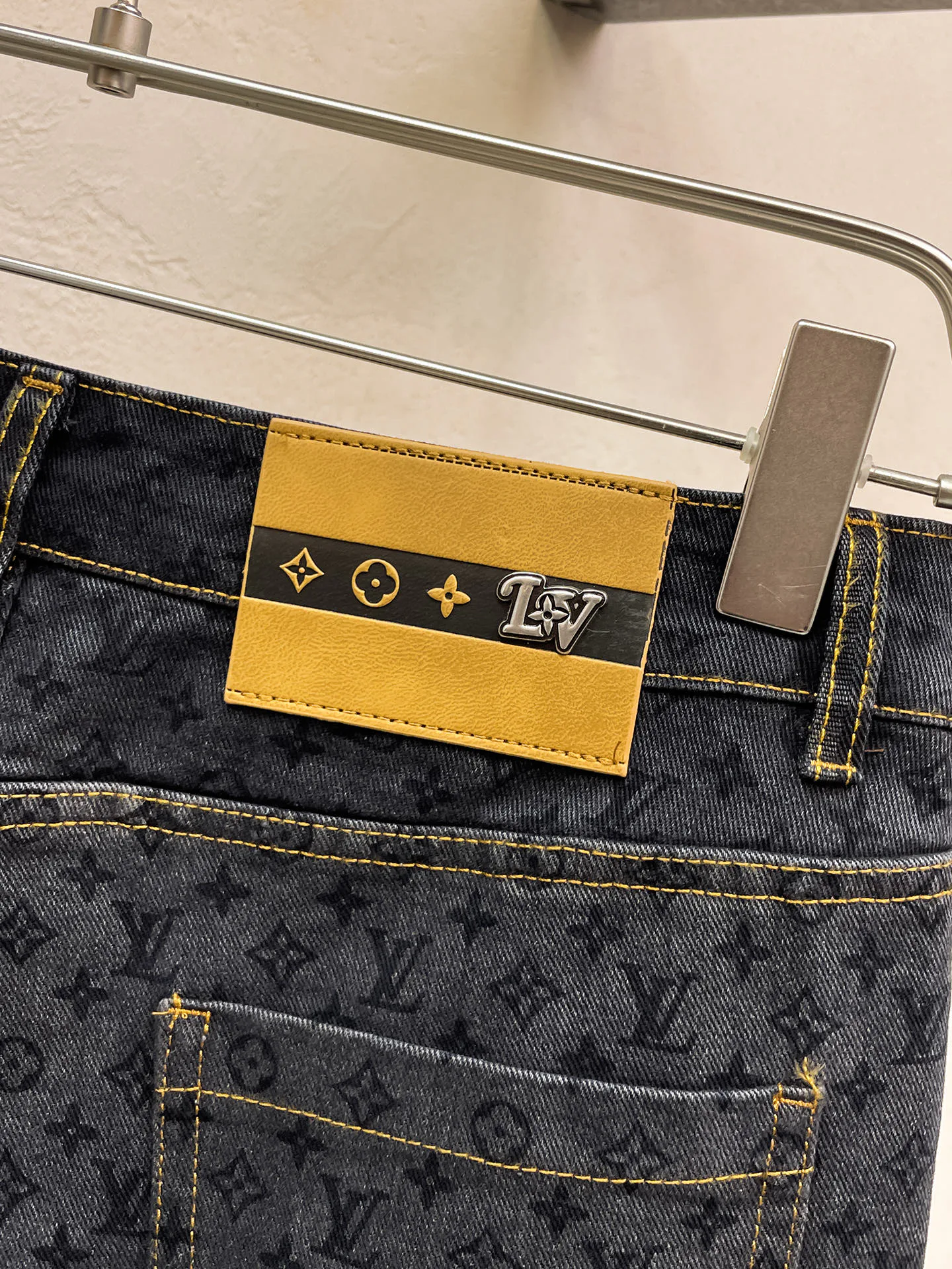 Men's Jeans LOUIS VUITTON 18345653
