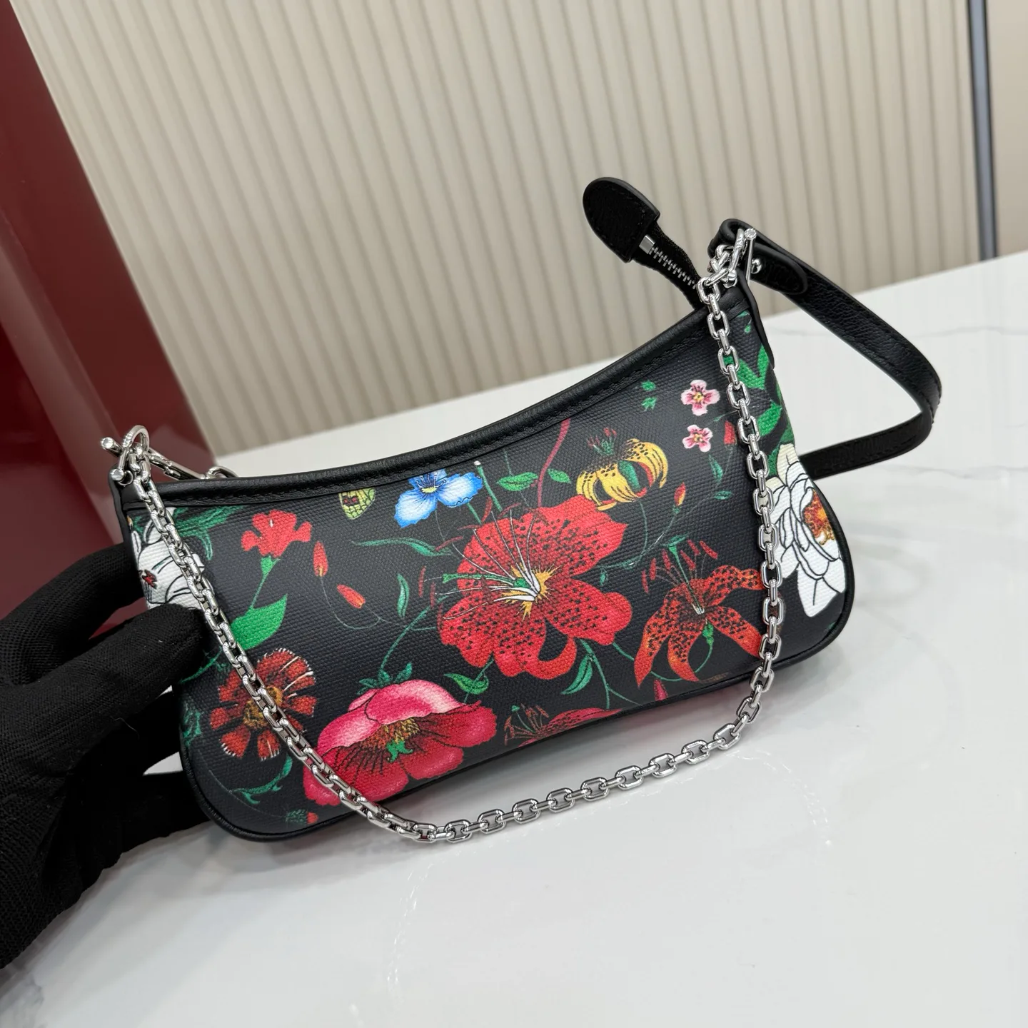 Women's Shoulder Bags GUCCI 17904056
