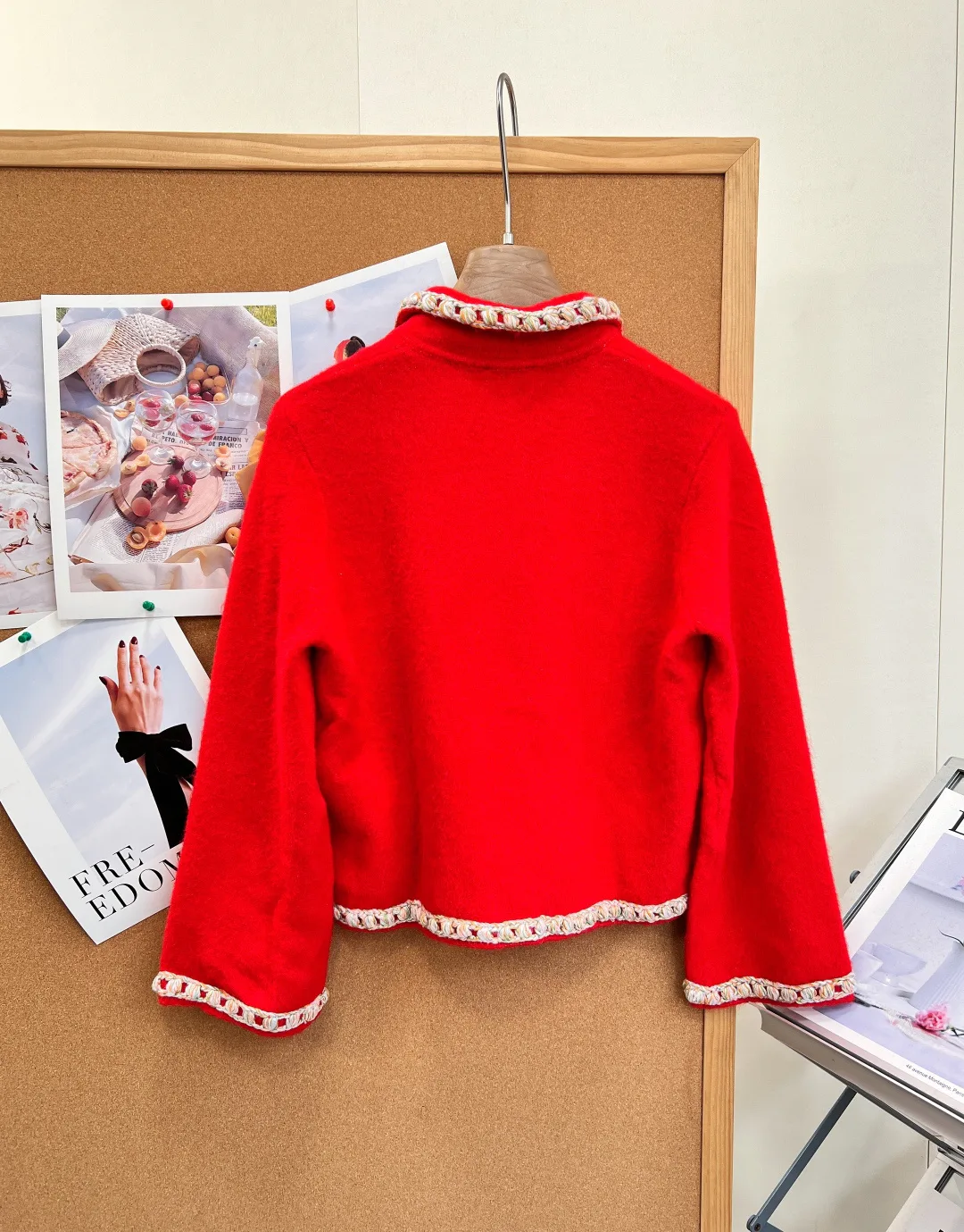 Women's Jumpers And Sweaters CHANEL 18308122