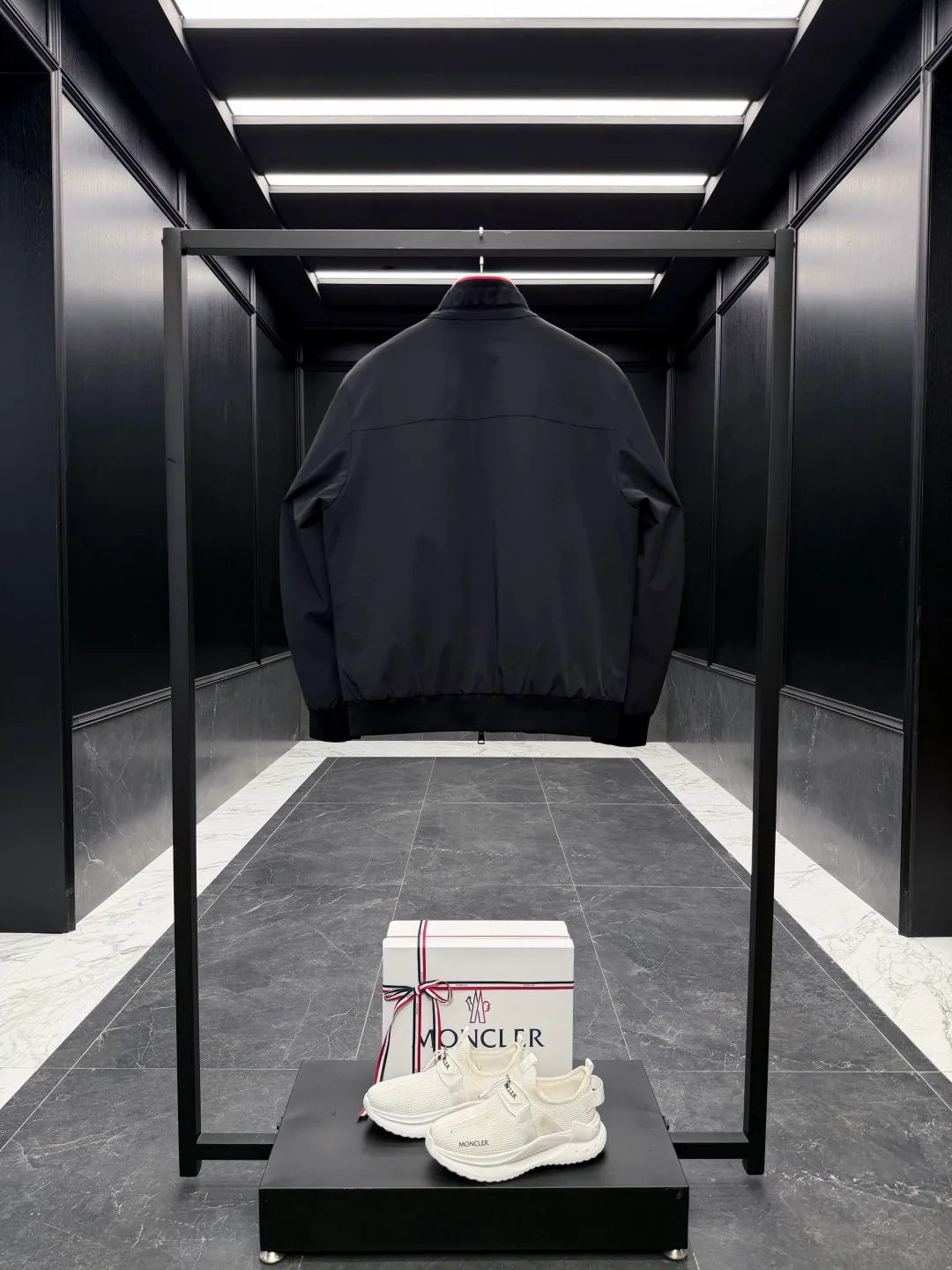 Куртки И Пуховики Мужские Moncler 18596198