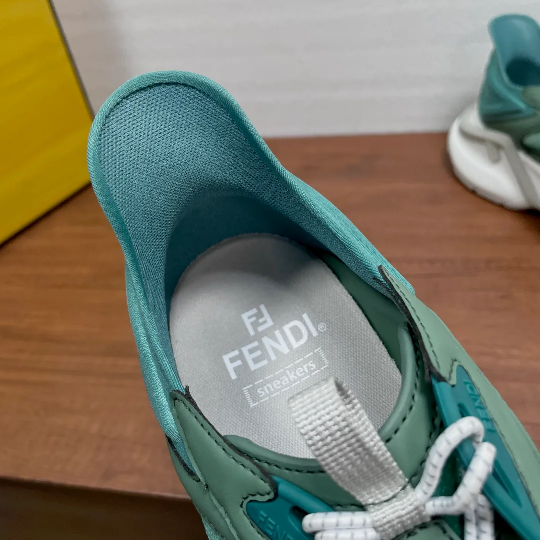 Women's Sneakers FENDI 17542533