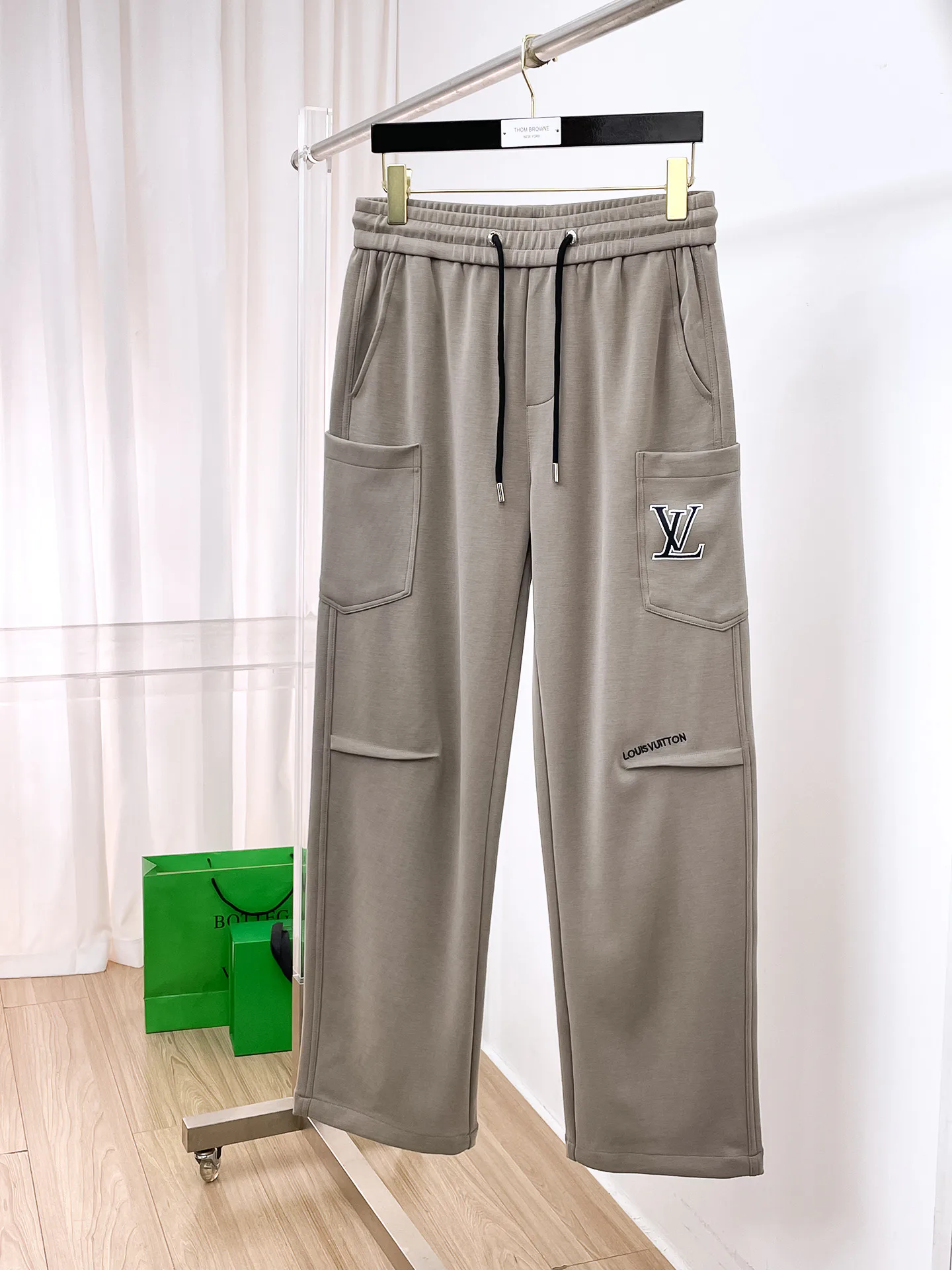 Men's Trousers LOUIS VUITTON 18399350