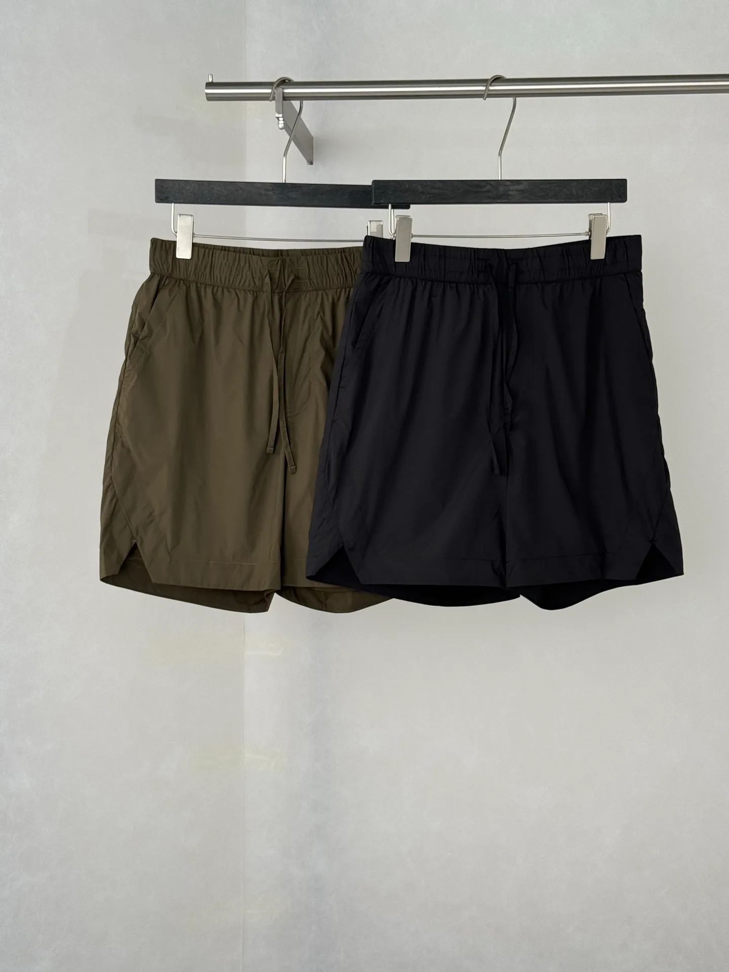 Women's Shorts CANADA GOOSE 17093308