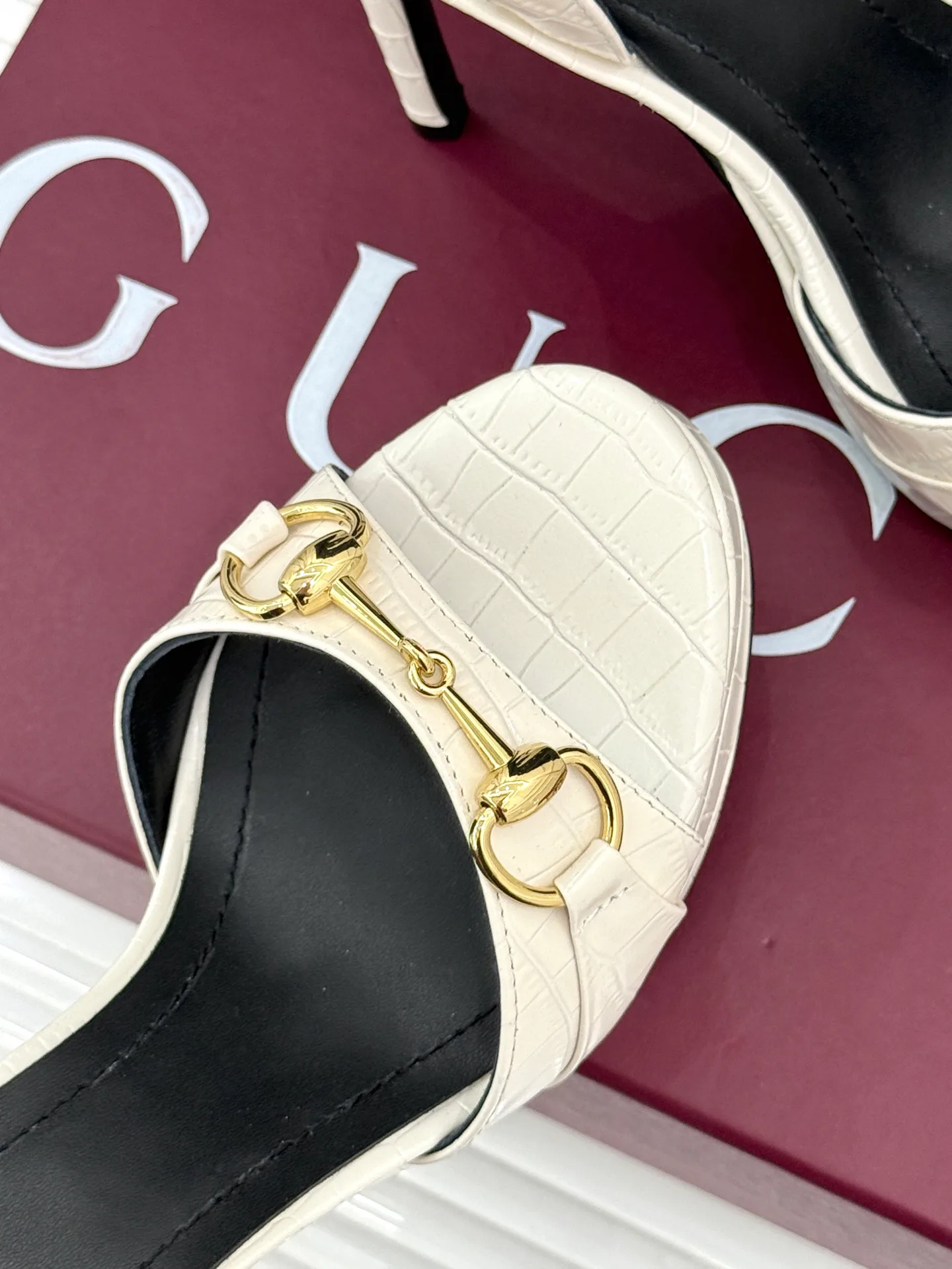 Women's Open-Toe Sandals GUCCI 17646530