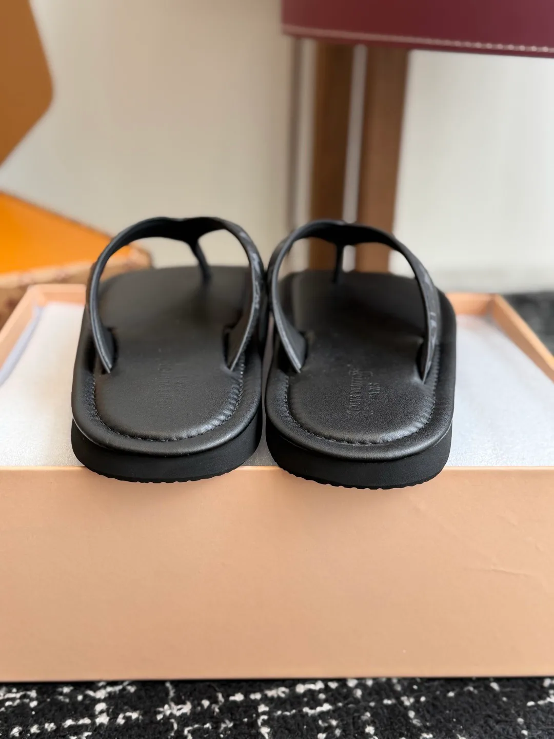 Men's Flip-Flops LOUIS VUITTON 17615642