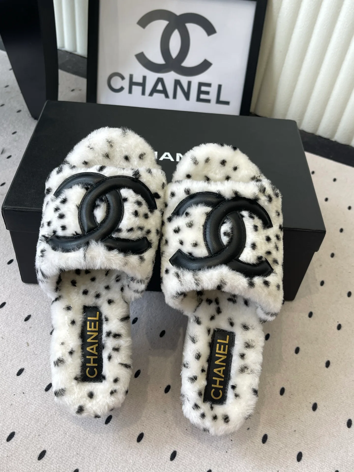 Women's Slippers CHANEL 18069907
