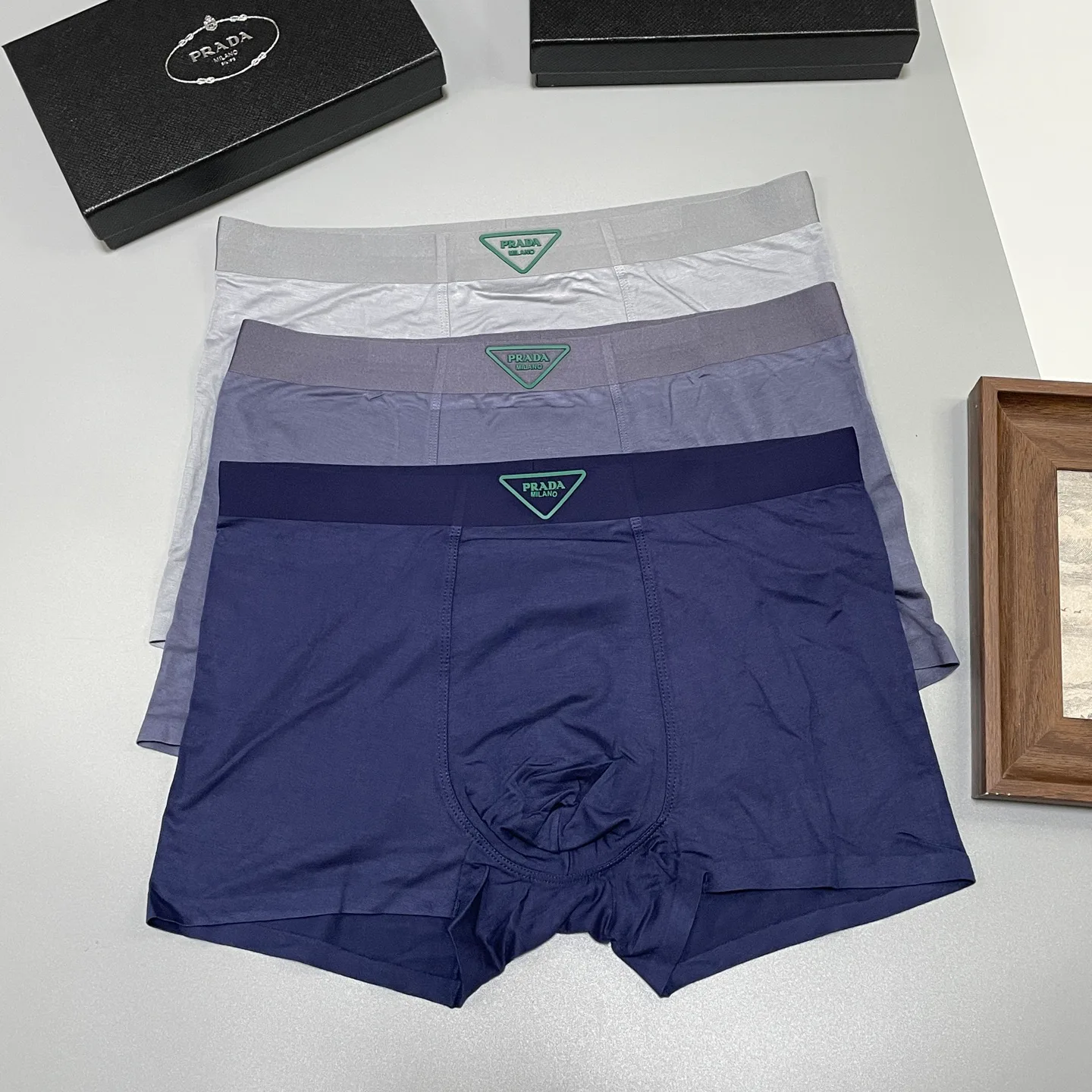 Men's Shorts PRADA 18097540