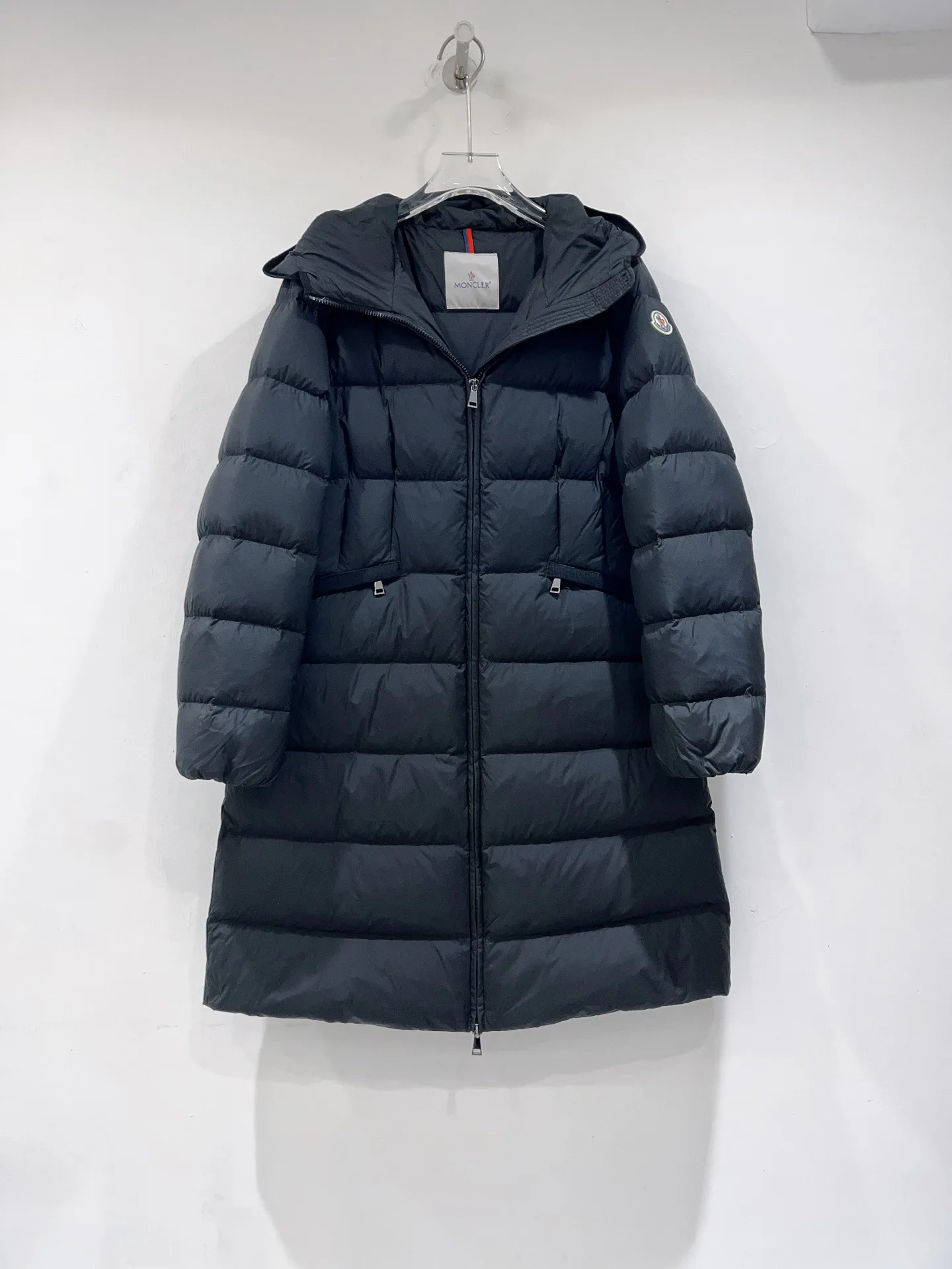 Women's Jackets And Down Jackets MONCLER 18368430