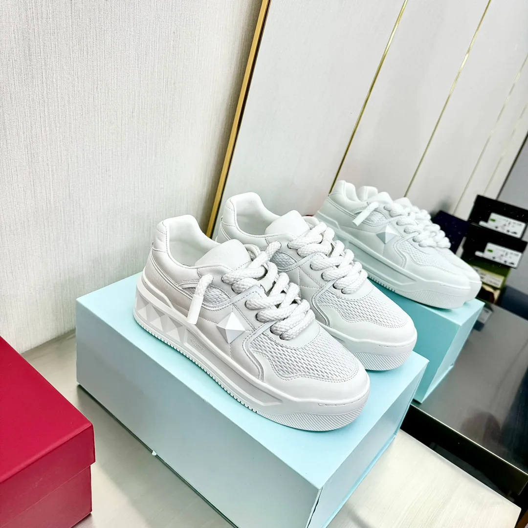 Women's Sneakers VALENTINO 17955022