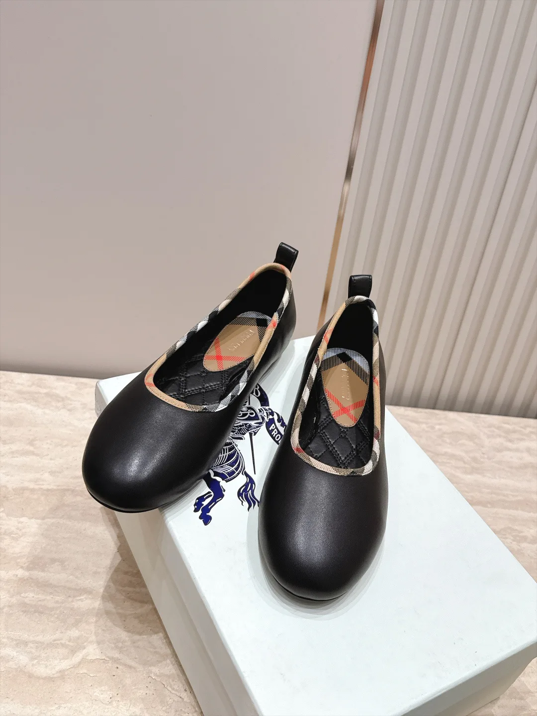 Women's Ballet Flats BURBERRY 17946300