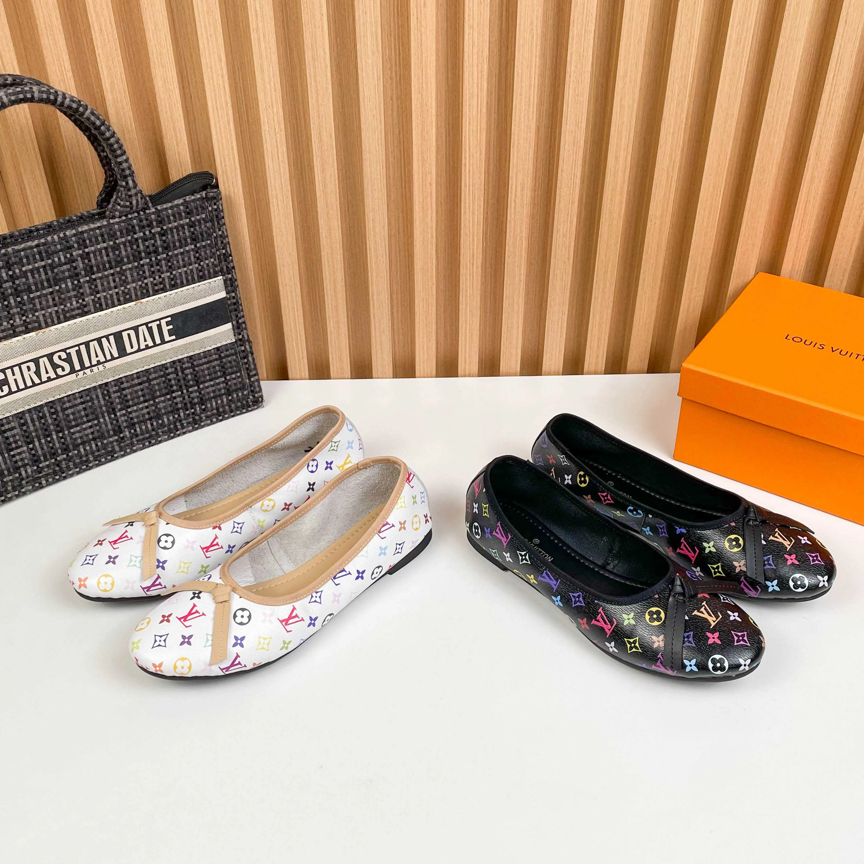 Women's Ballet Flats LOUIS VUITTON 17038114