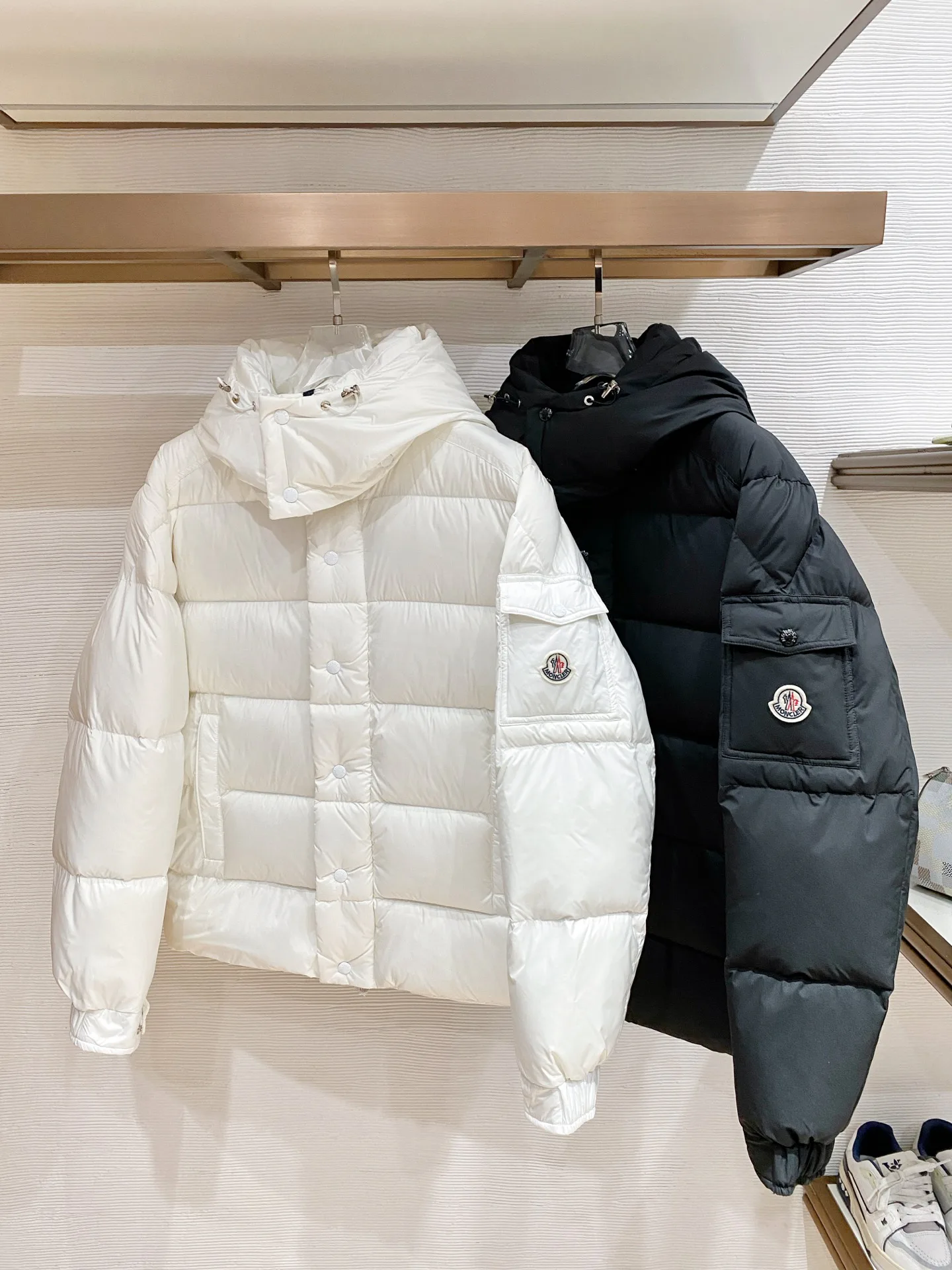 Куртки И Пуховики Мужские Moncler 18645484