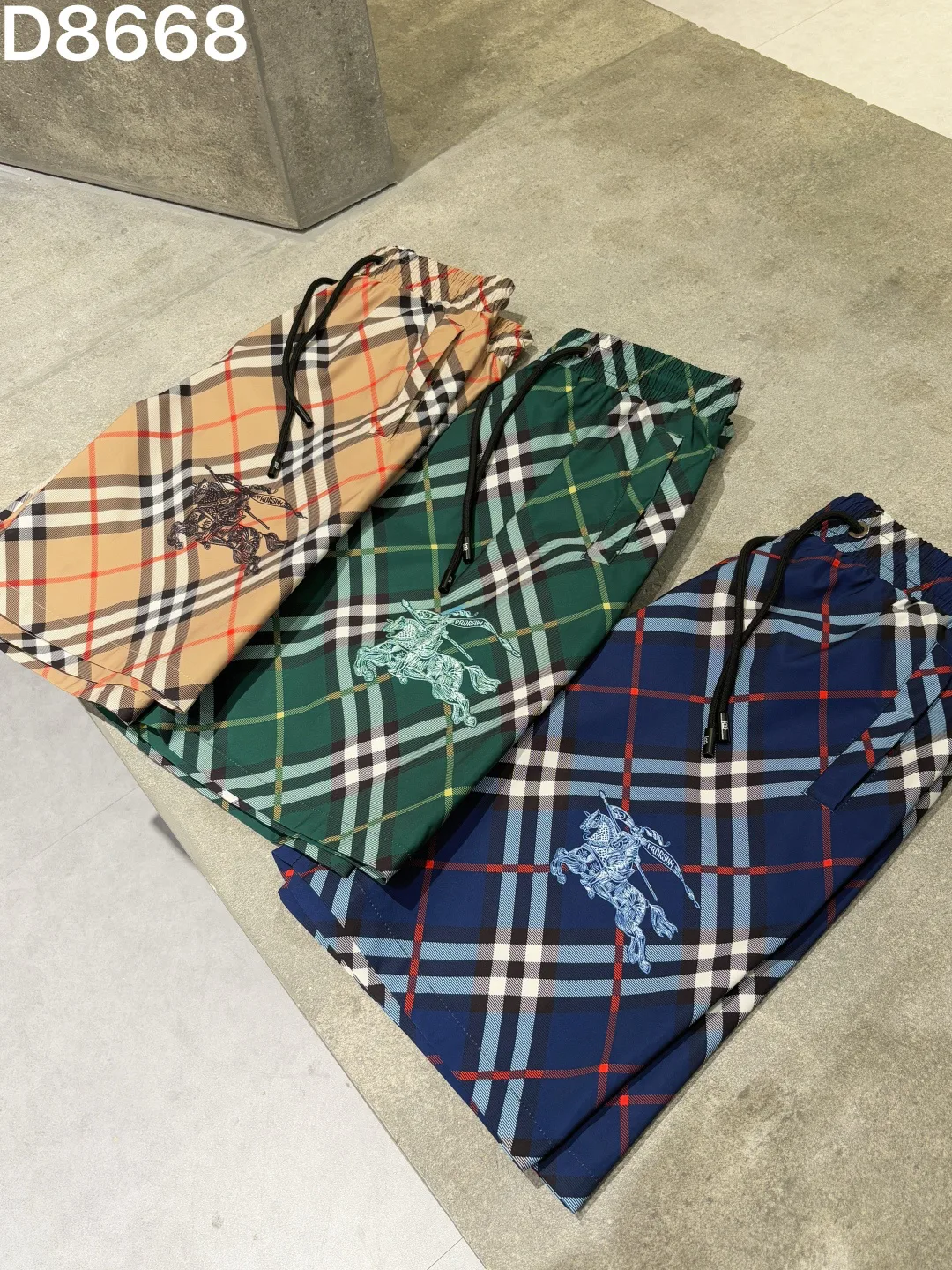 Men's Shorts BURBERRY 18000509