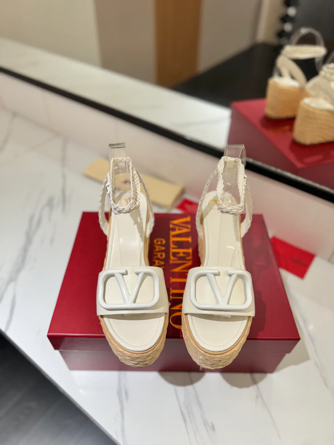 Women's Open-Toe Sandals VALENTINO 17946624