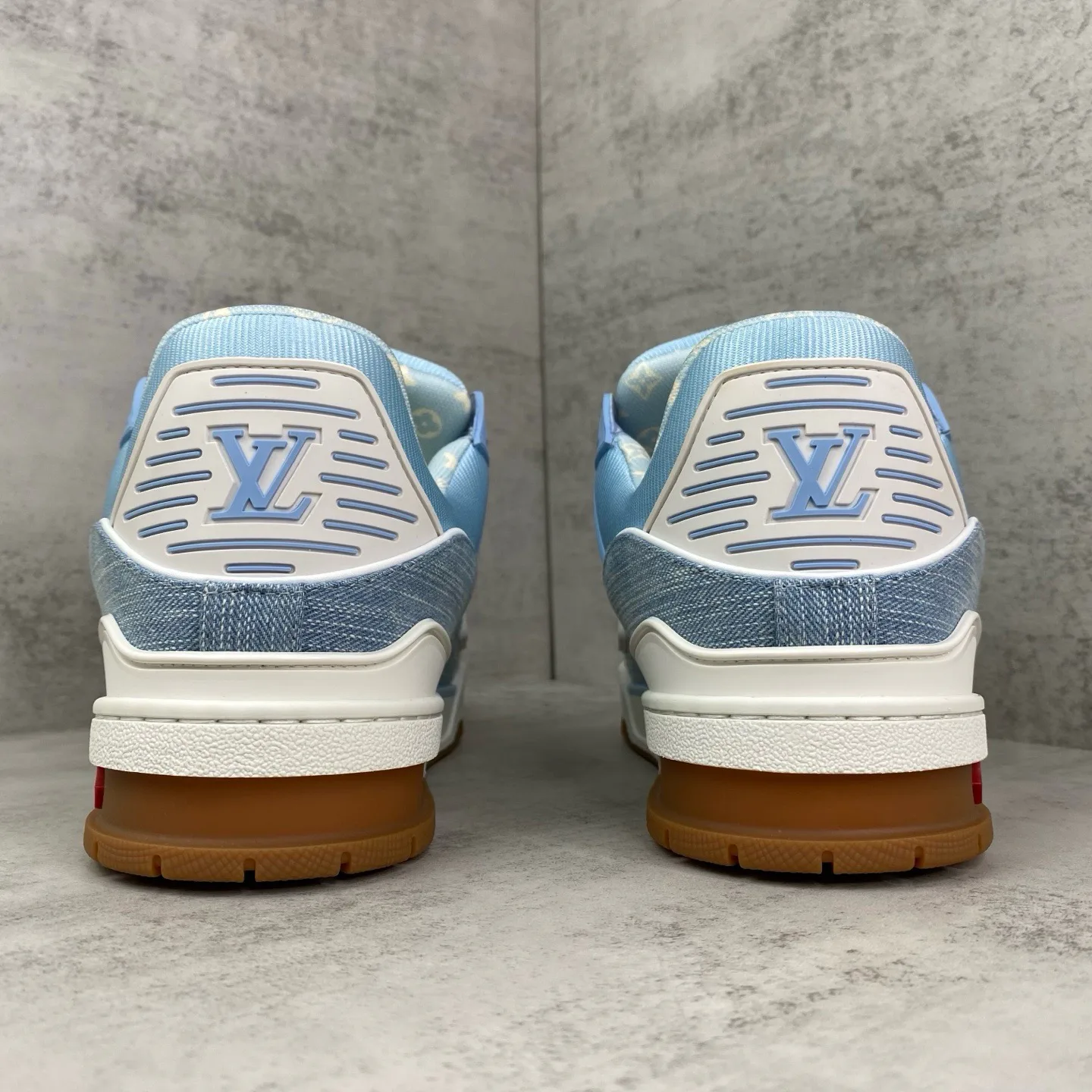 Women's Sneakers LOUIS VUITTON 17961744