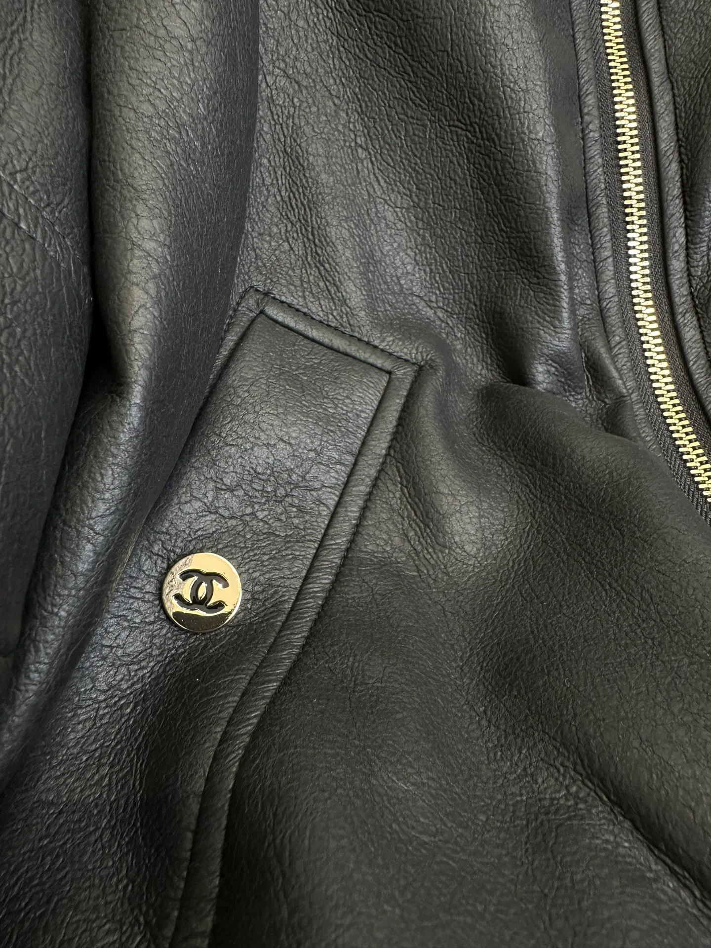 Women's Leather Jackets And Sheepskin Coats CHANEL 18138555