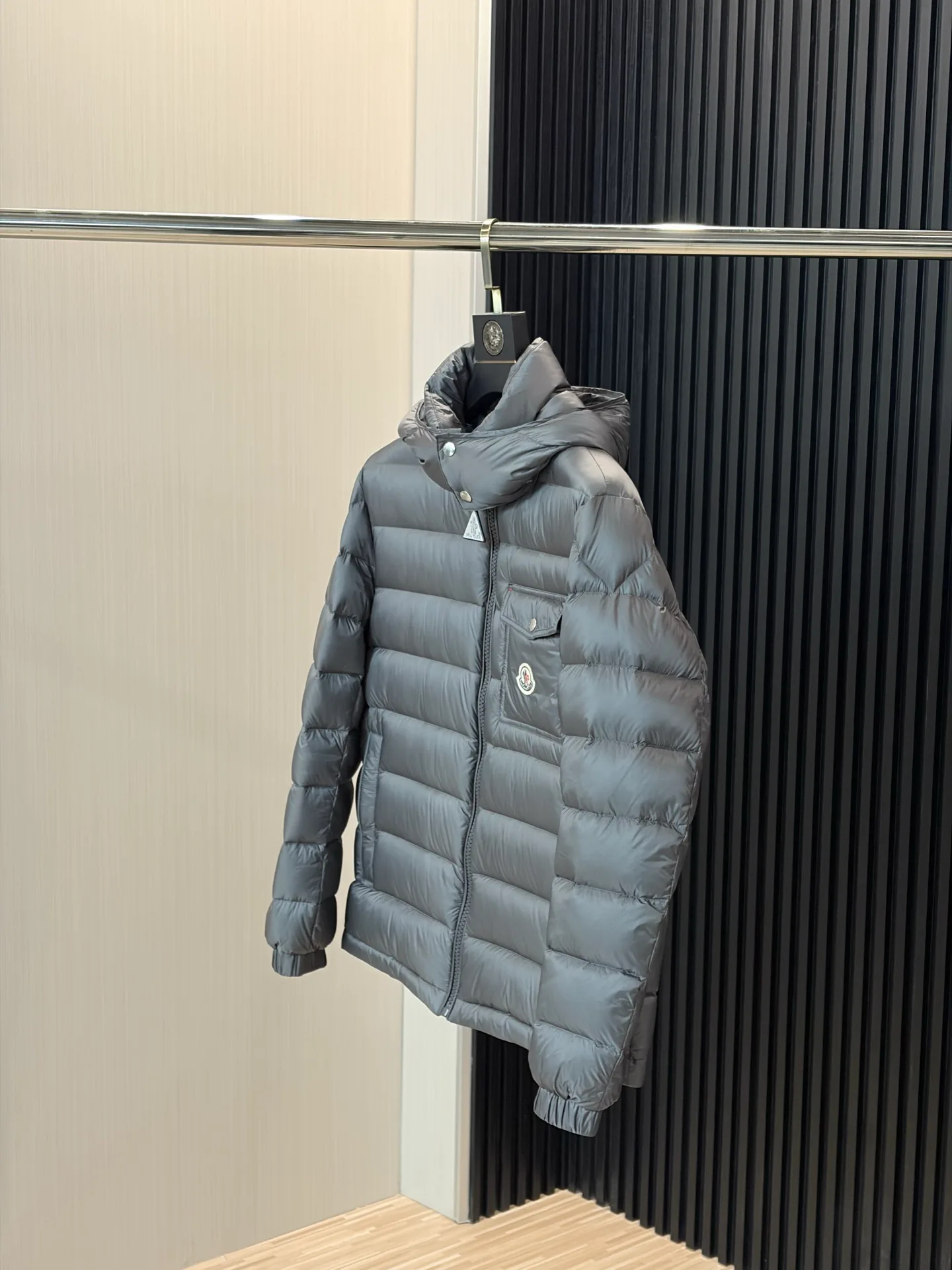 Women's Jackets And Down Jackets MONCLER 18391740