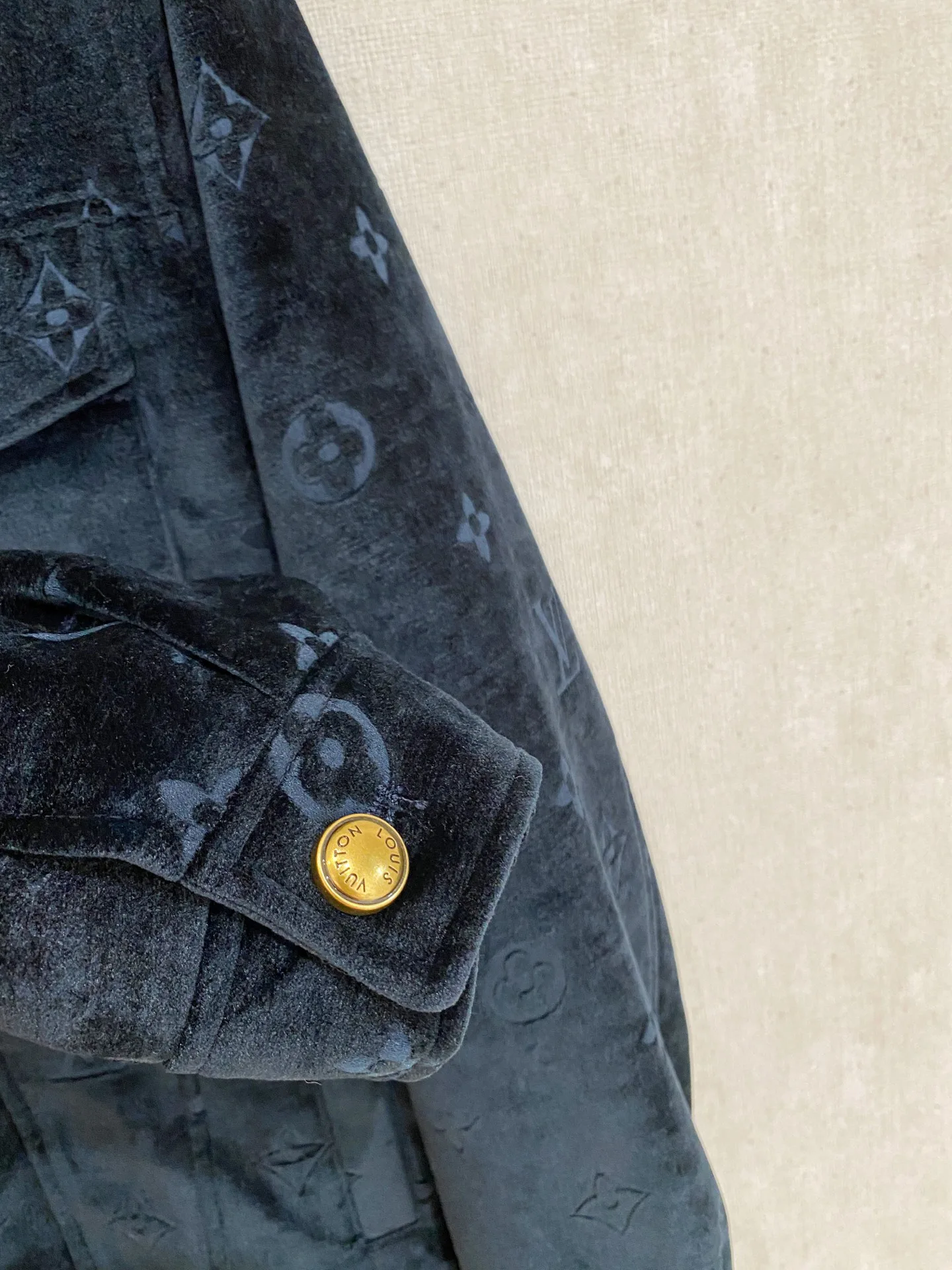 Men's Jackets And Down Jackets LOUIS VUITTON 18178190