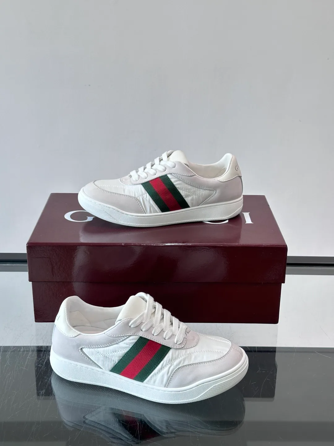Women's Sneakers GUCCI 18118513
