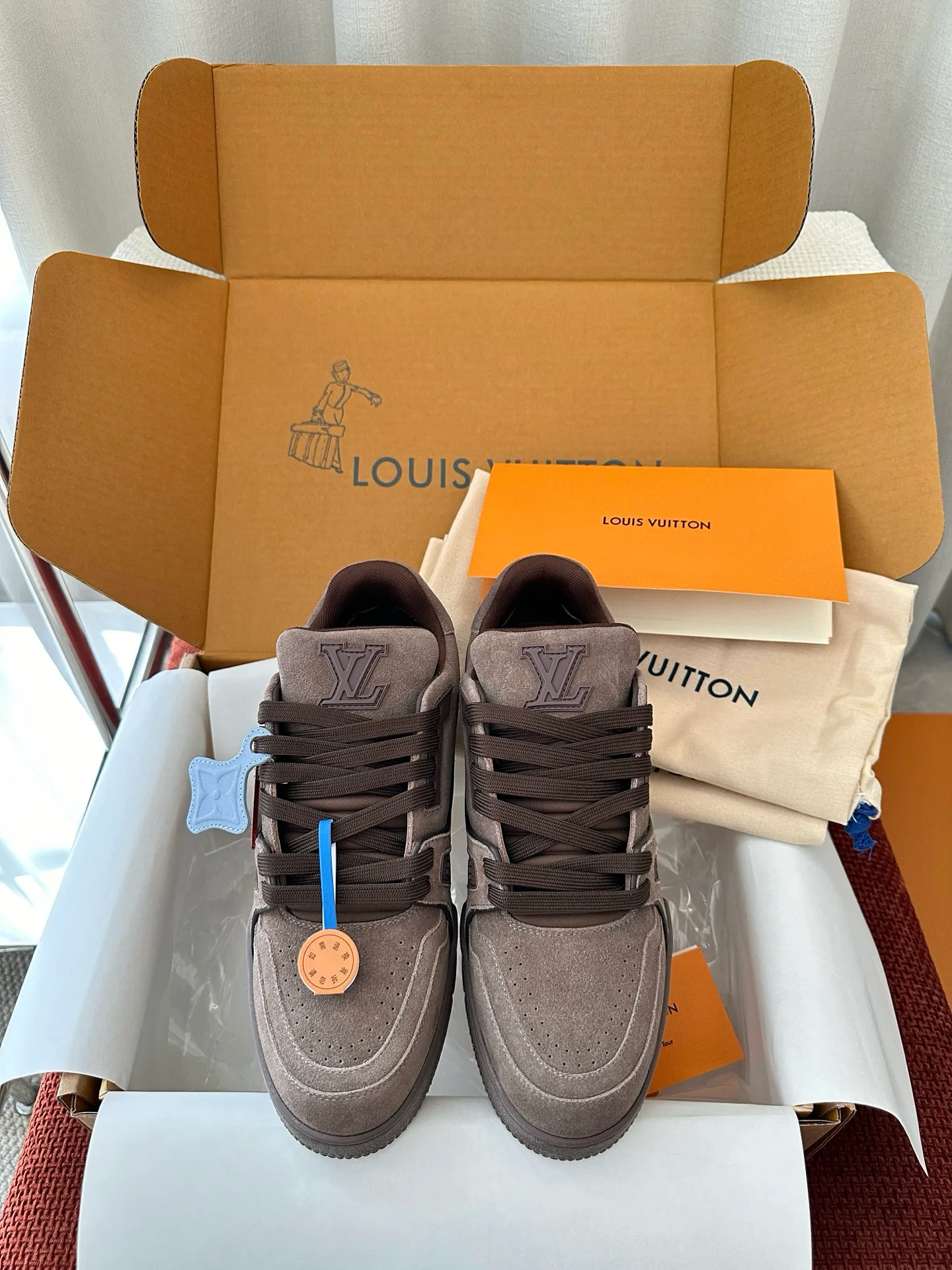 Men's Sneakers LOUIS VUITTON 17449379
