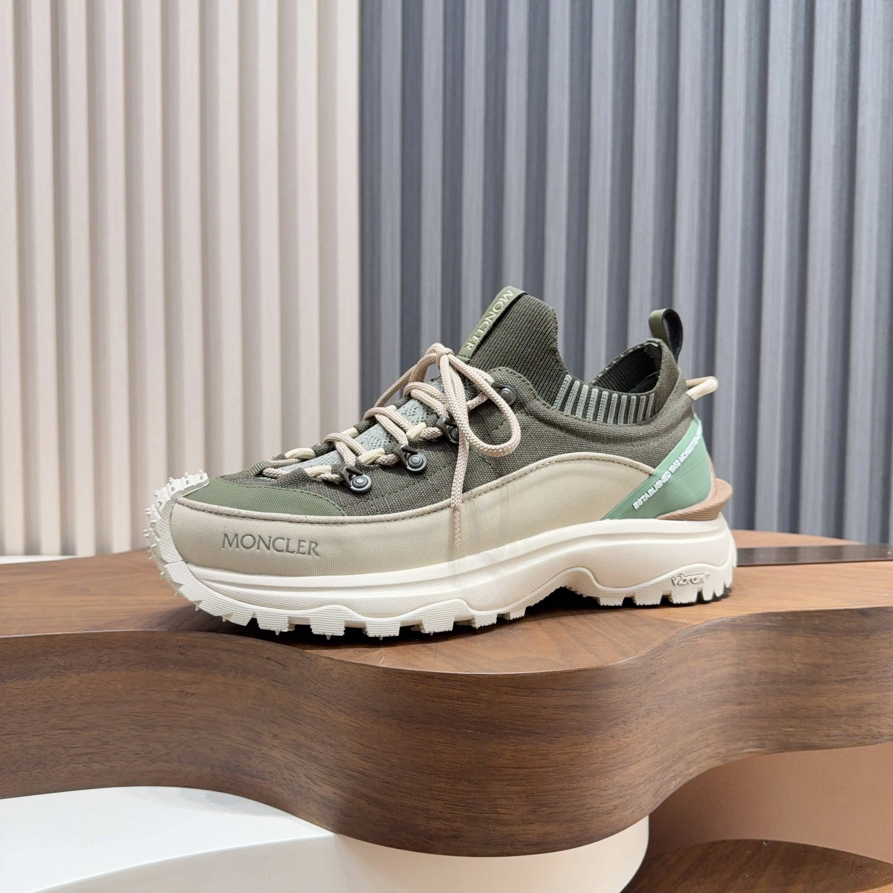 Women's Sneakers MONCLER 18116734