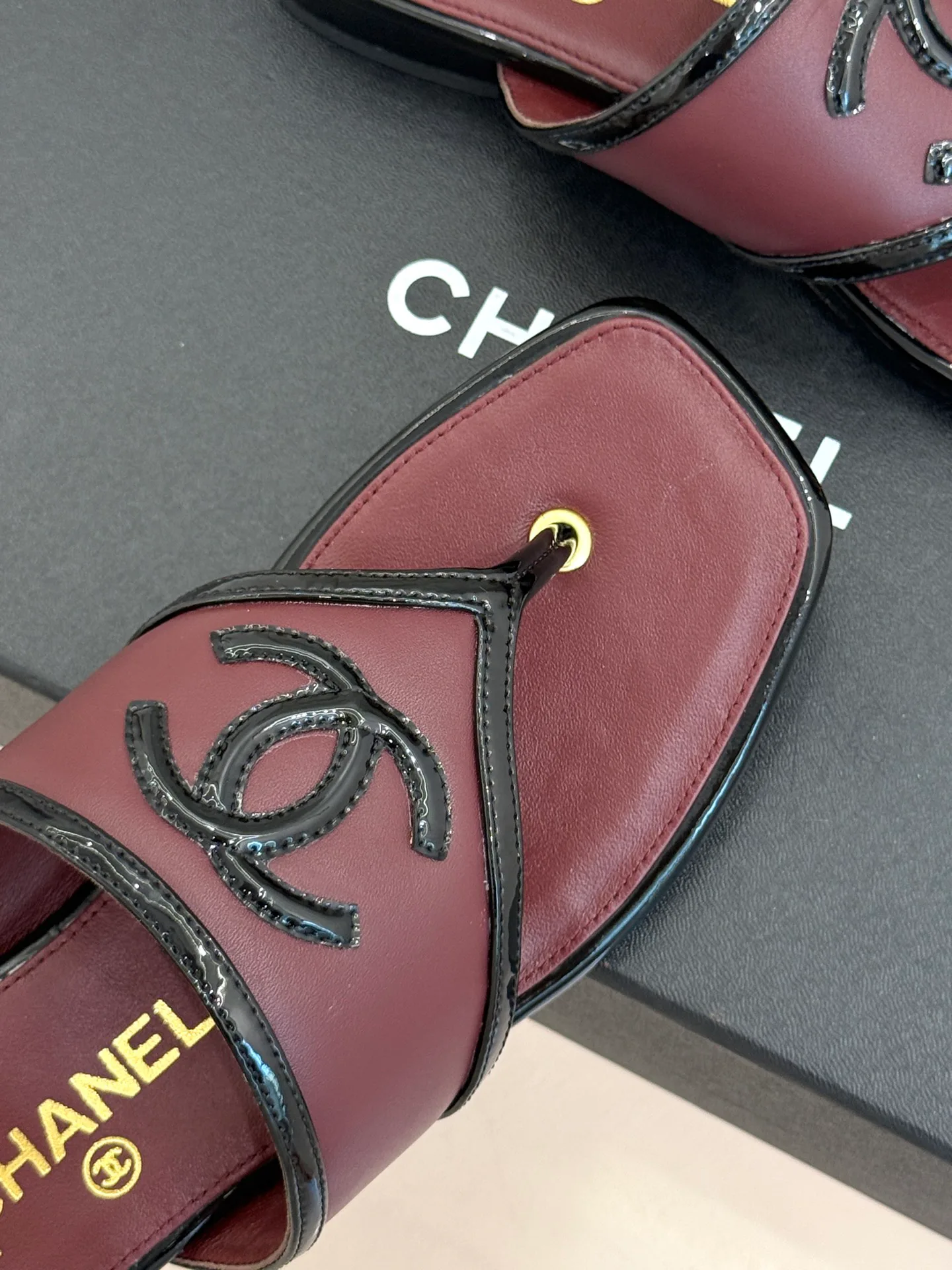 Women's Flip-Flops CHANEL 17425288