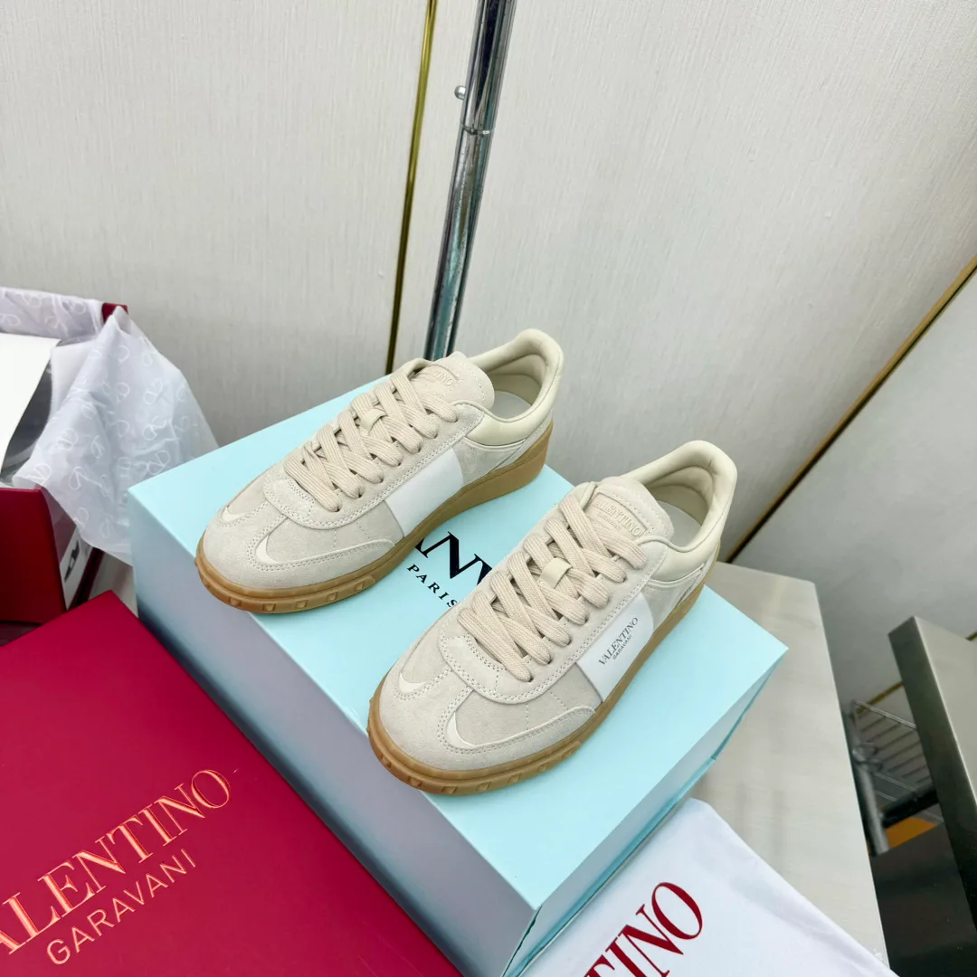 Women's Sneakers VALENTINO 17955034