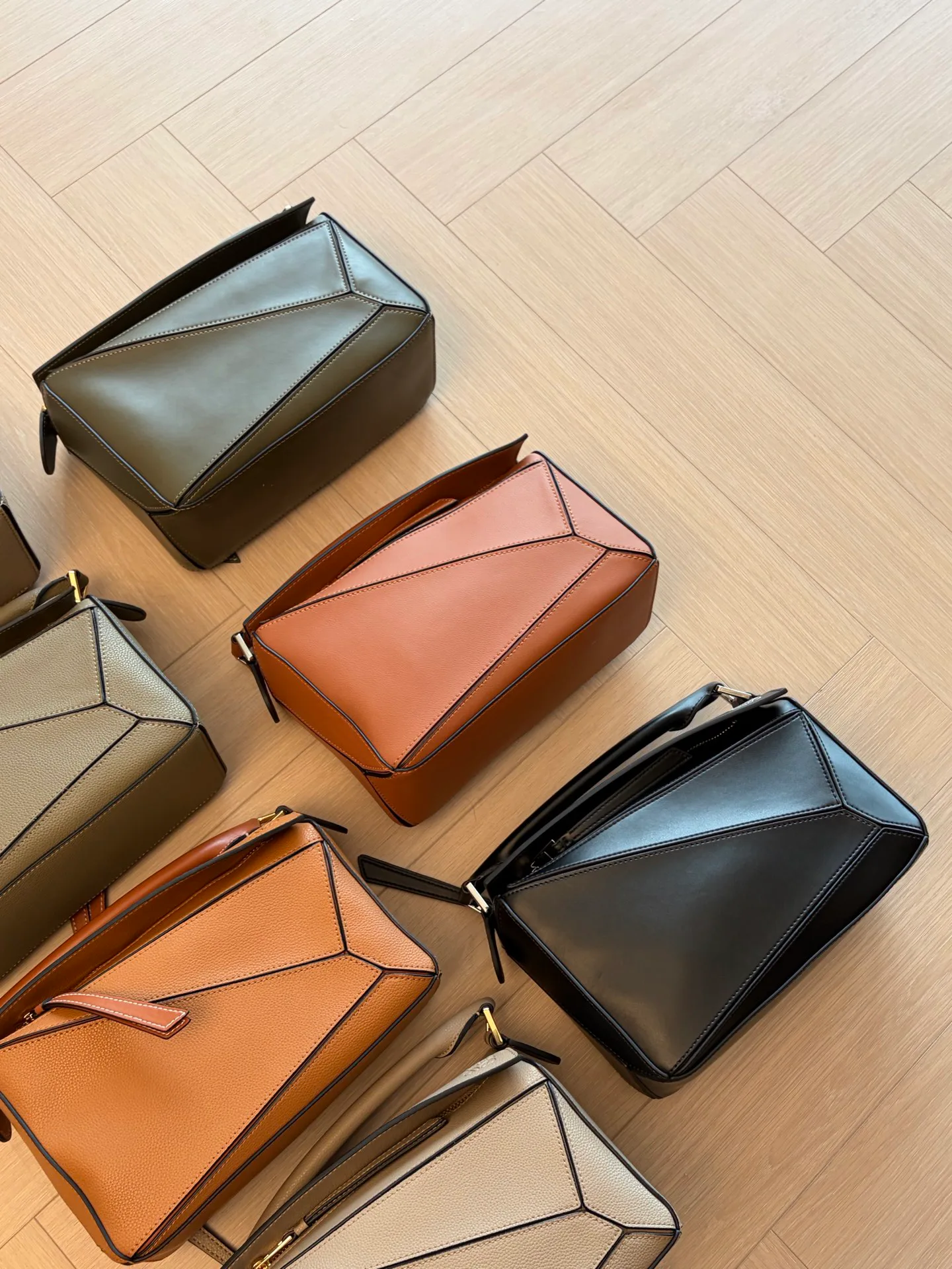 Women's Classic Handbags LOEWE 18064099