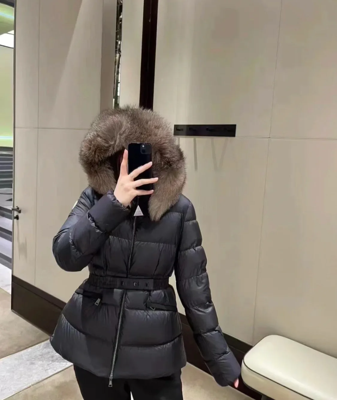 Women's Jackets And Down Jackets MONCLER 18130047