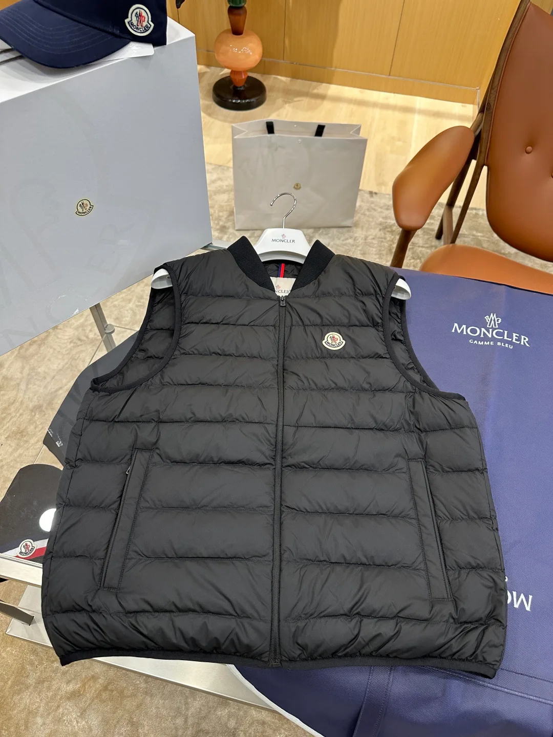 Men's Jackets And Down Jackets MONCLER 18461312