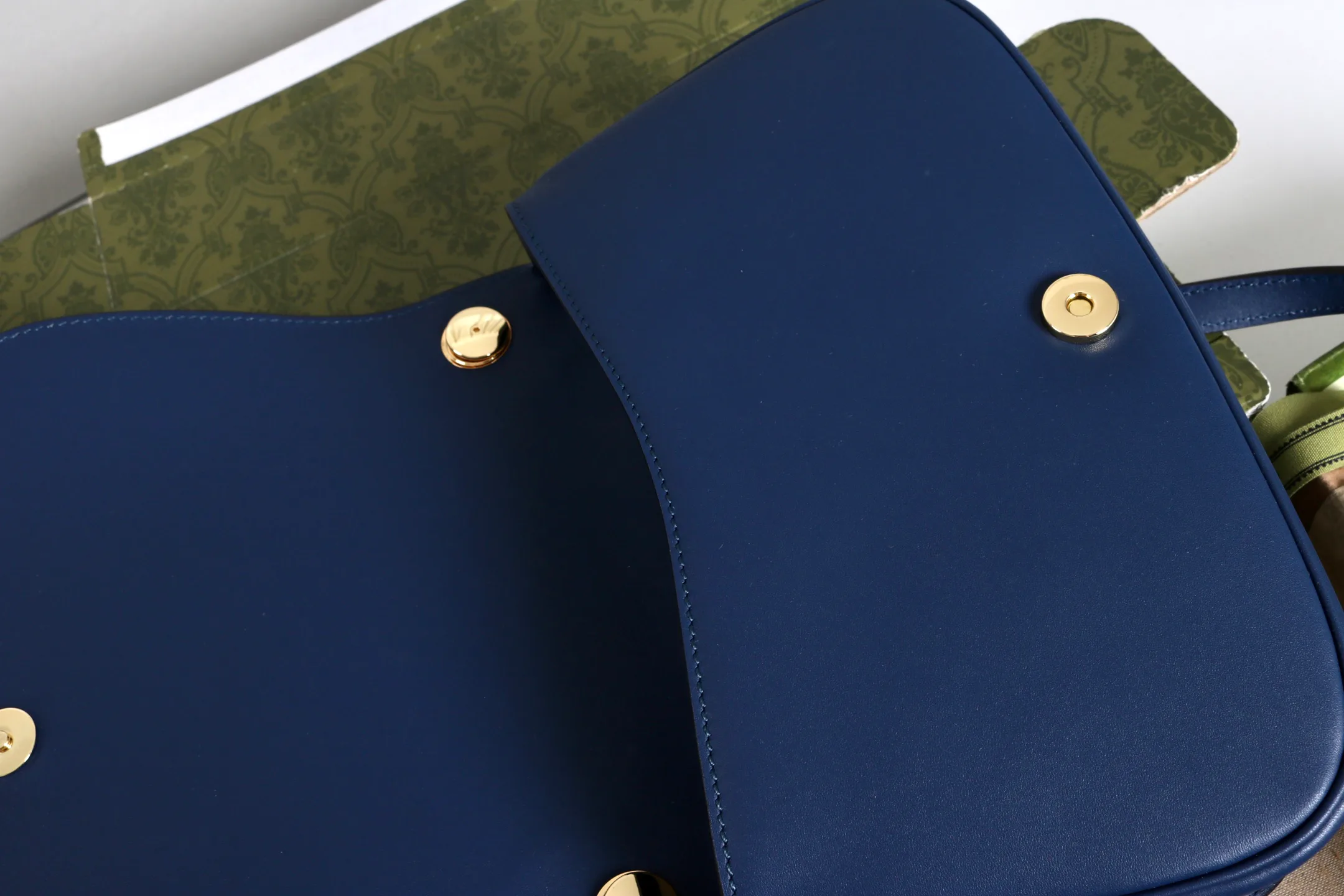 Women's Classic Handbags GUCCI 18065516