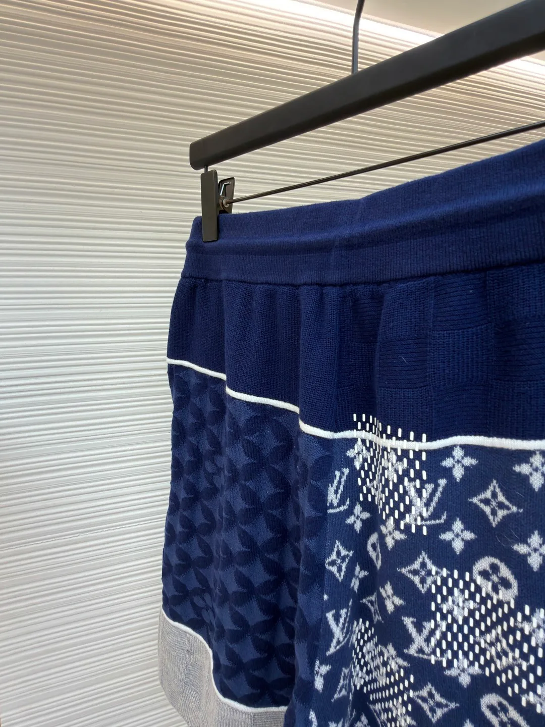Men's Shorts LOUIS VUITTON 17527111