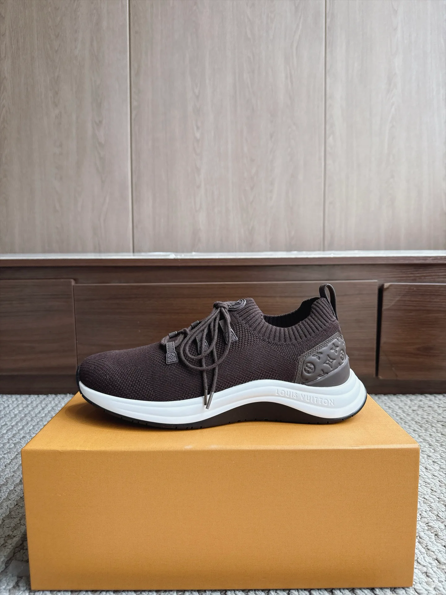 Men's Sneakers LOUIS VUITTON 18333250